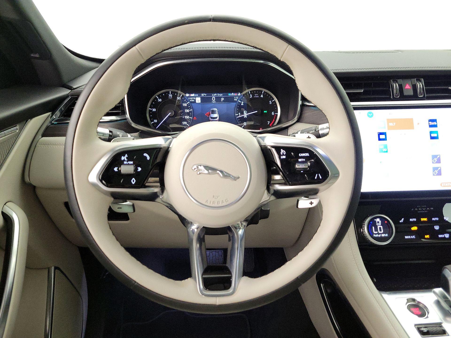 Thumbnail: 2022 Jaguar F-Pace - 10