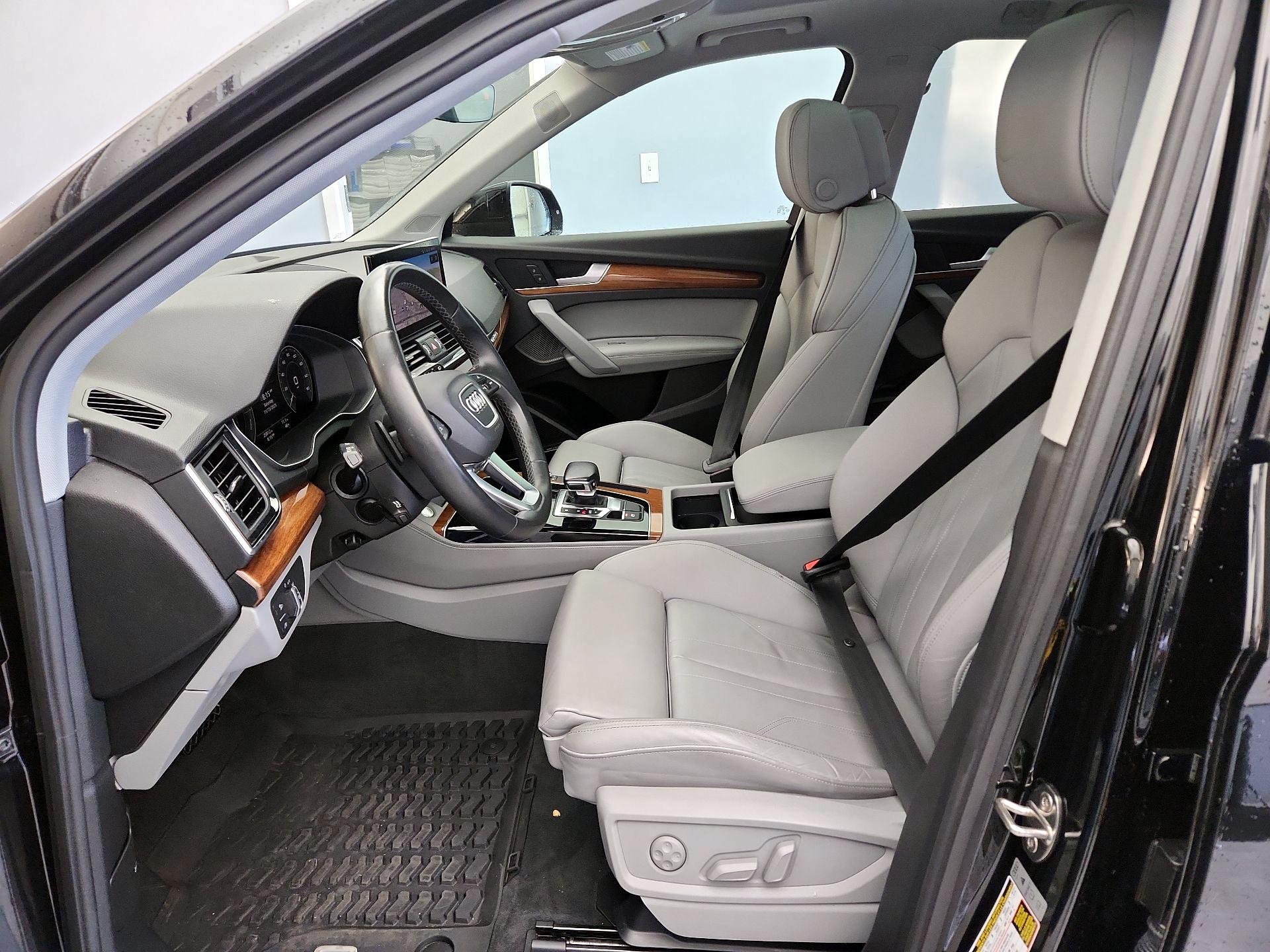 Thumbnail: 2022 Audi Q5 - 11