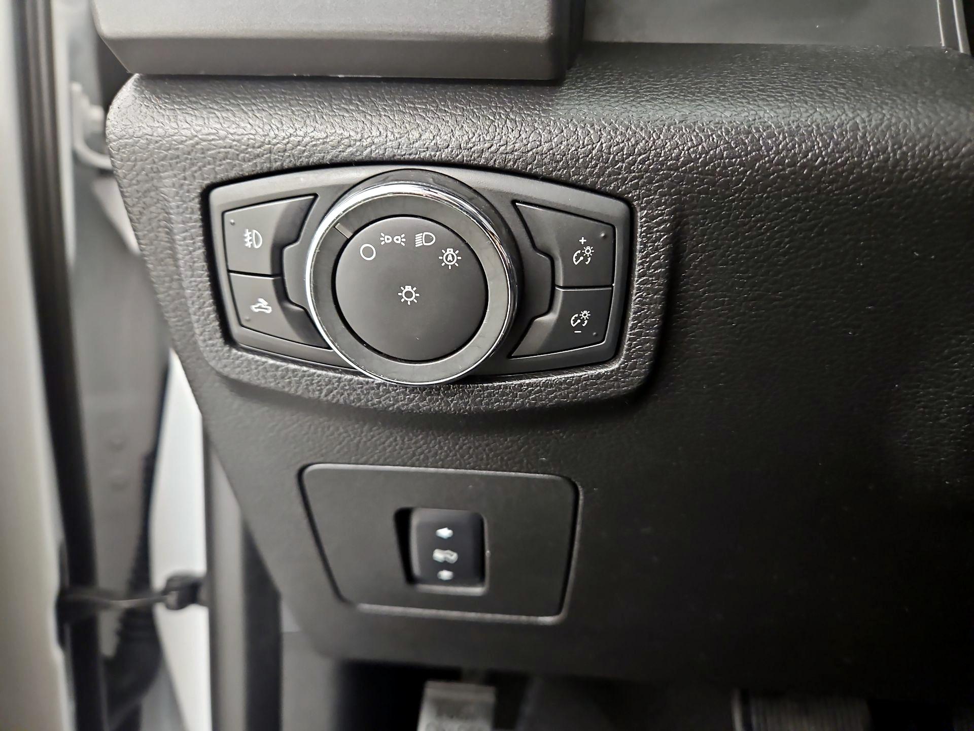 Thumbnail: 2015 Ford F-150 - 13
