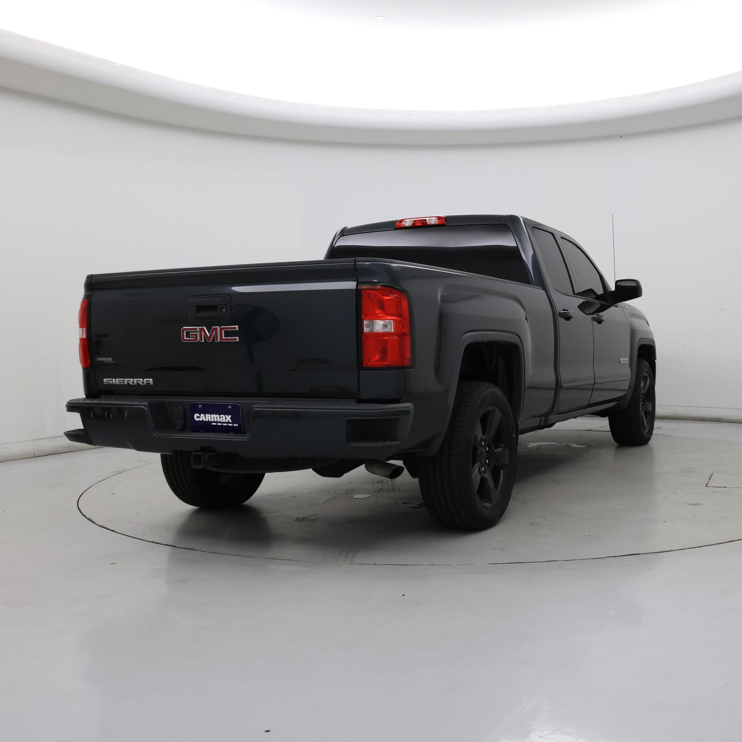 Thumbnail: 2017 GMC Sierra 1500 - 8