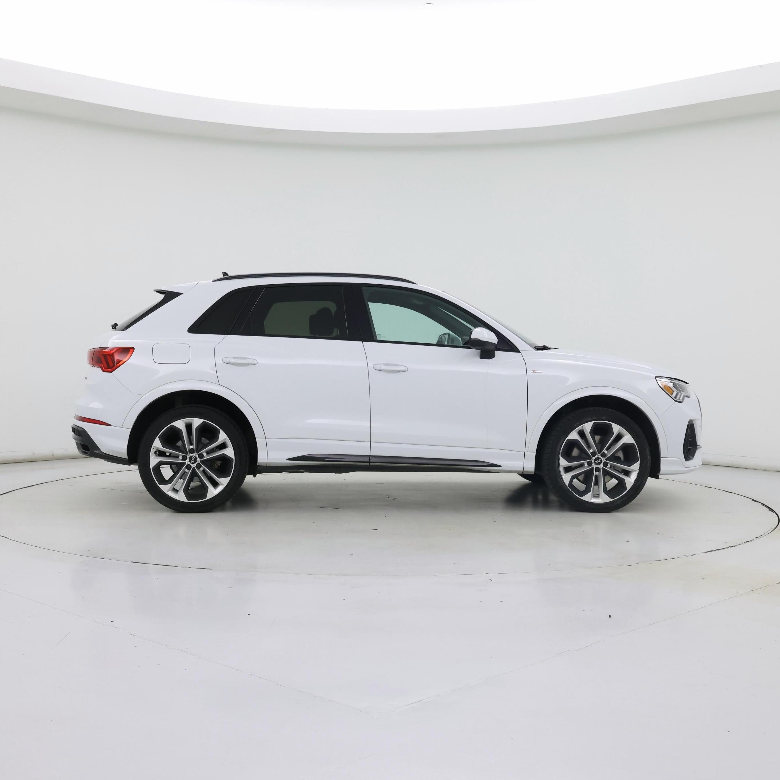 Thumbnail: 2022 Audi Q3 - 7