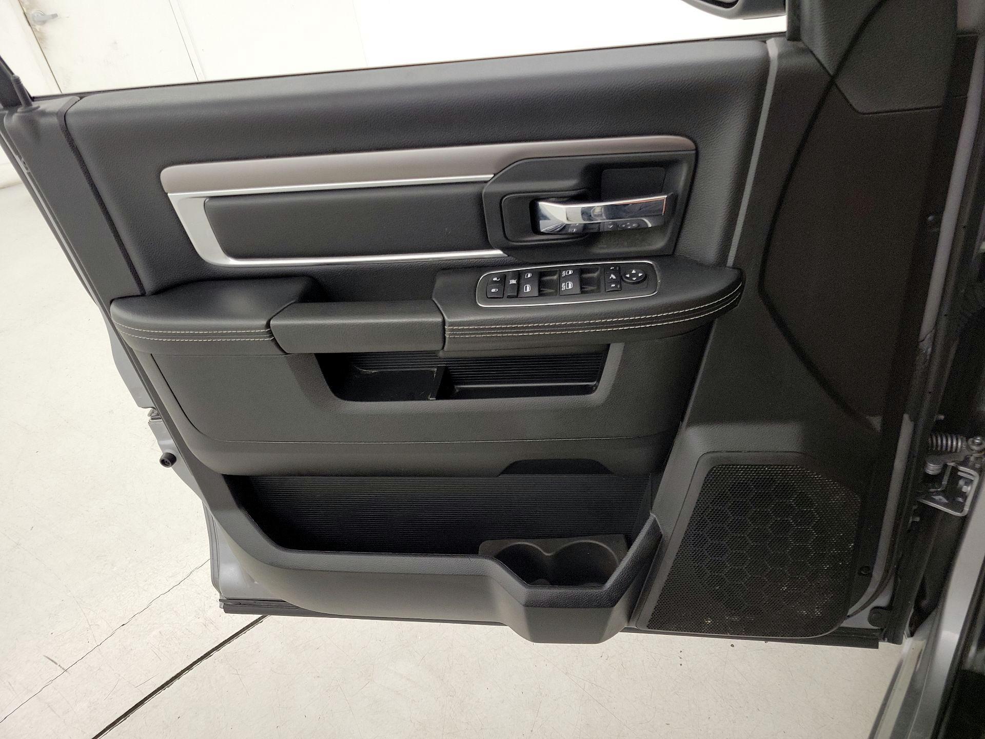 Thumbnail: 2022 RAM 1500 Classic - 12