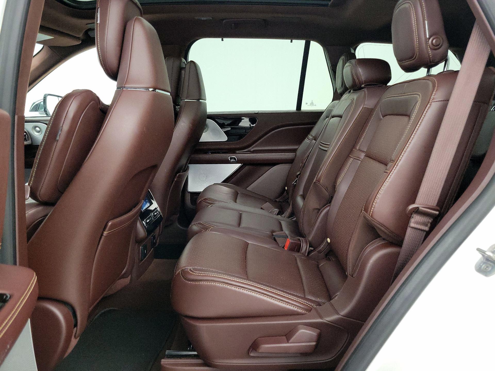 Thumbnail: 2020 Lincoln Aviator - 20