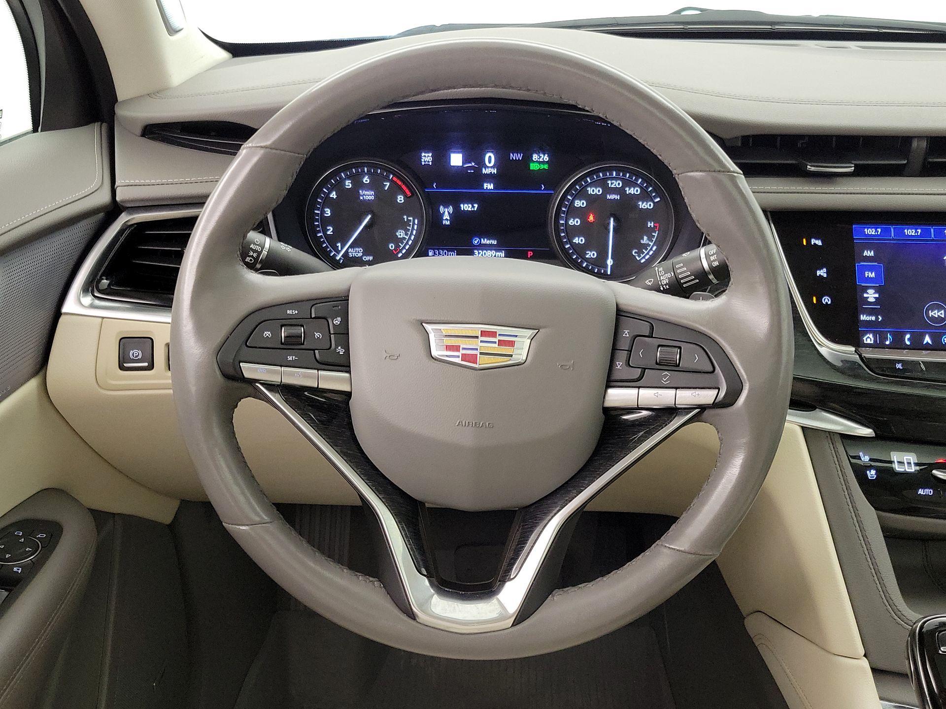 Thumbnail: 2023 Cadillac XT6 - 10