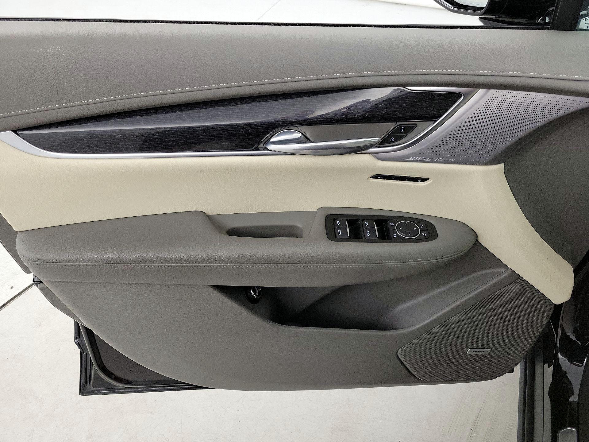 Thumbnail: 2023 Cadillac XT6 - 12