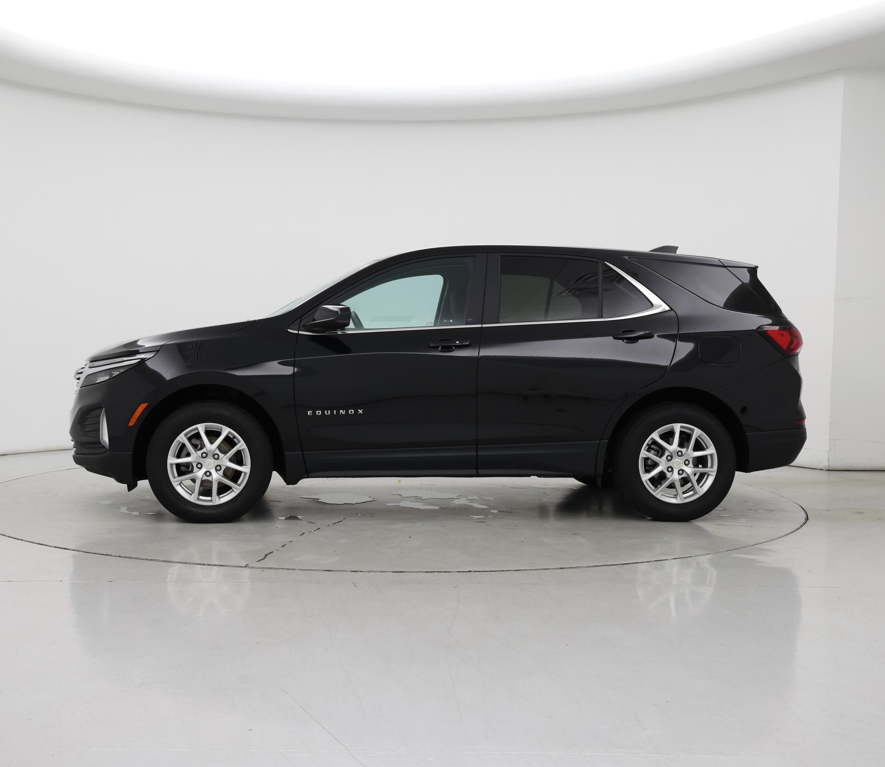 Thumbnail: 2022 Chevrolet Equinox - 3