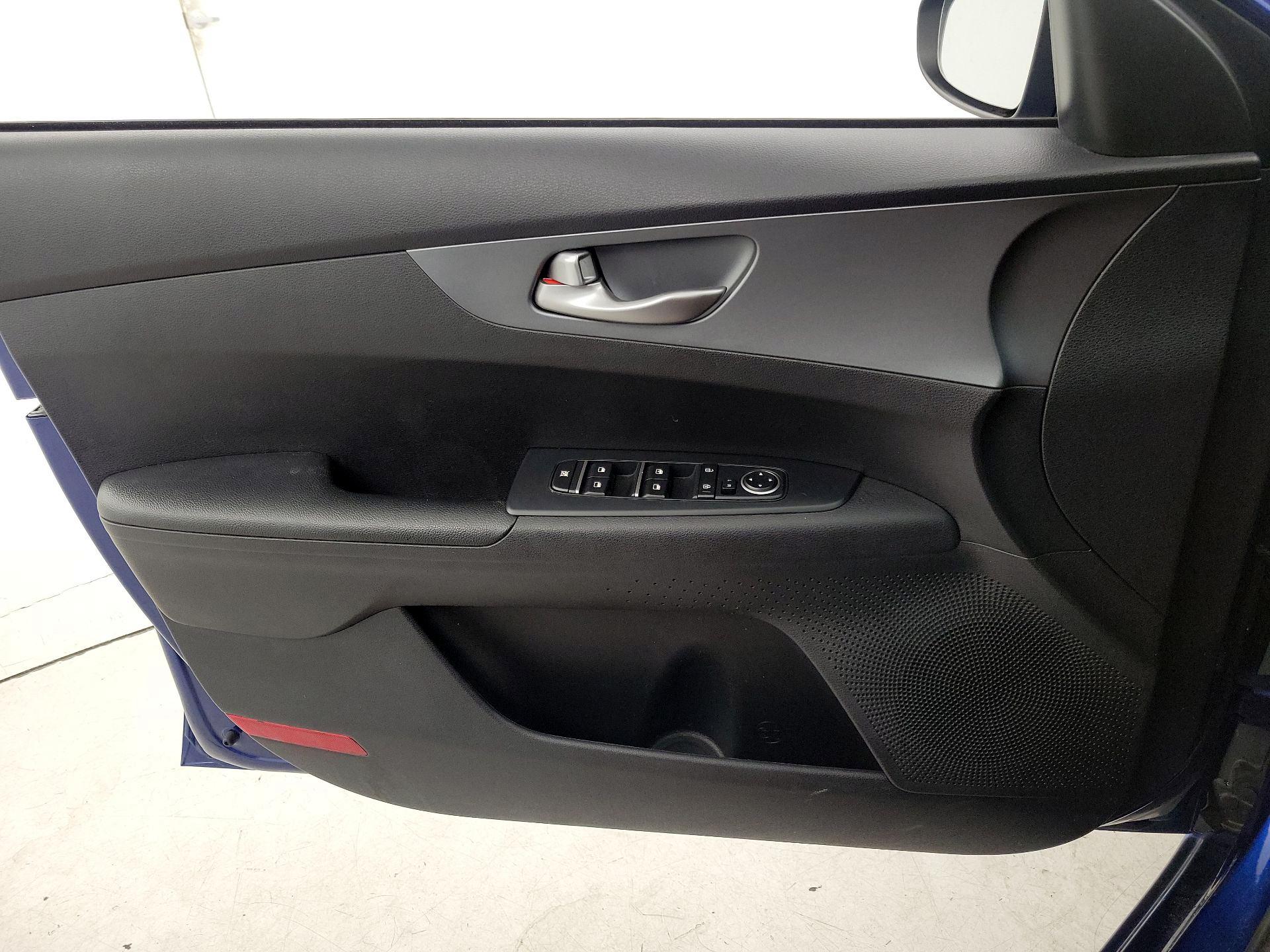 Thumbnail: 2021 Kia Forte - 12