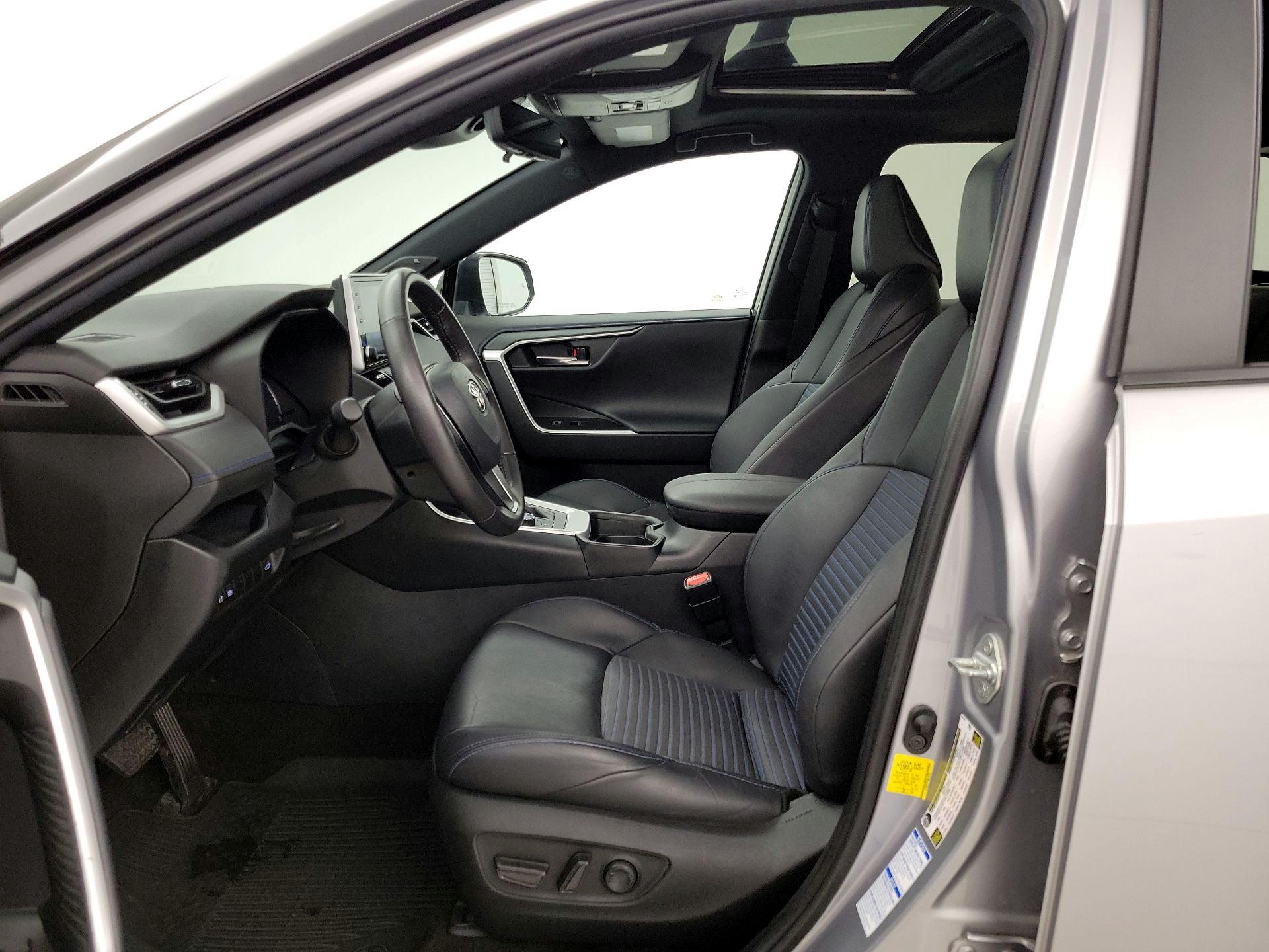 Thumbnail: 2021 Toyota RAV4 - 11