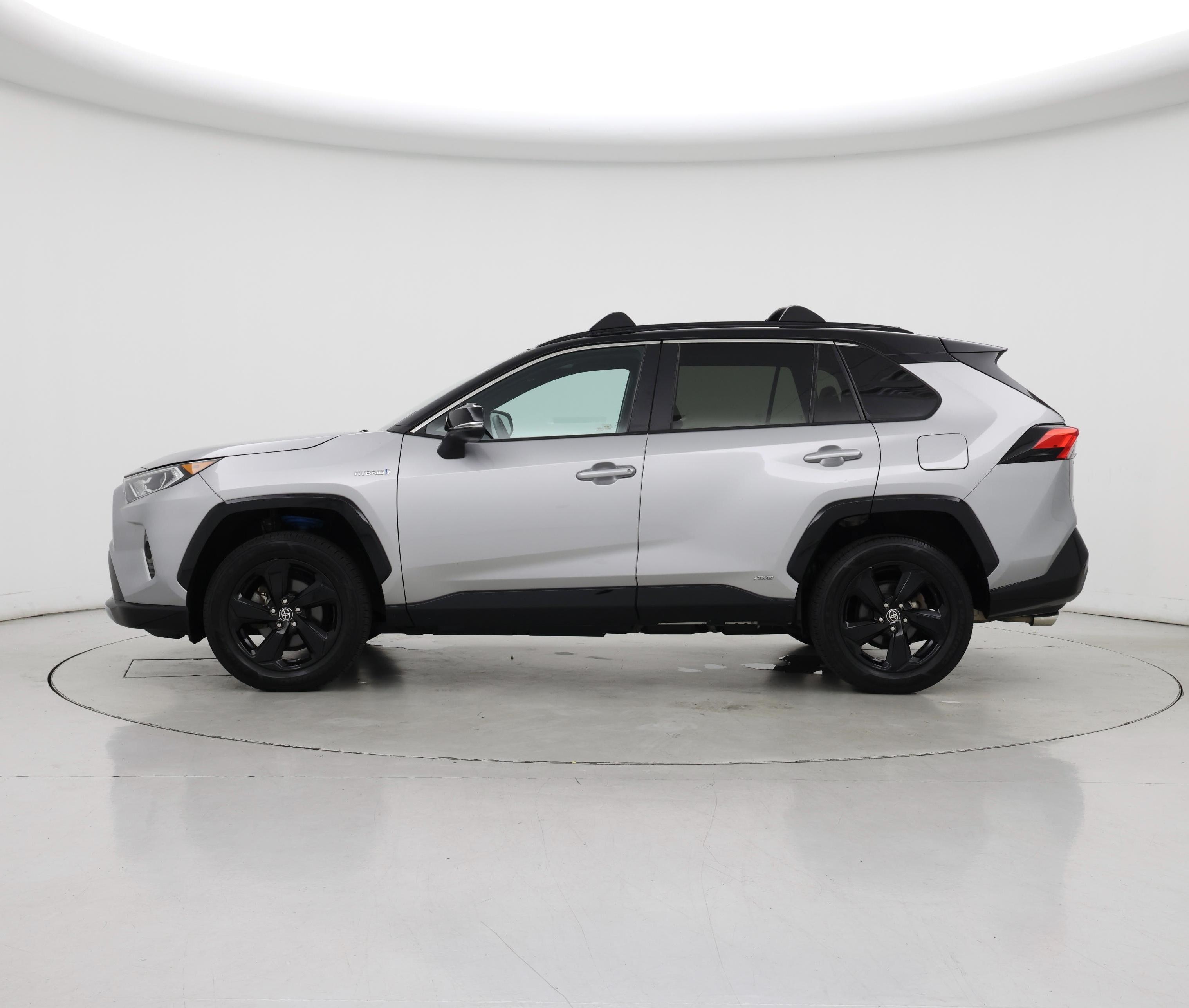 Thumbnail: 2021 Toyota RAV4 - 3