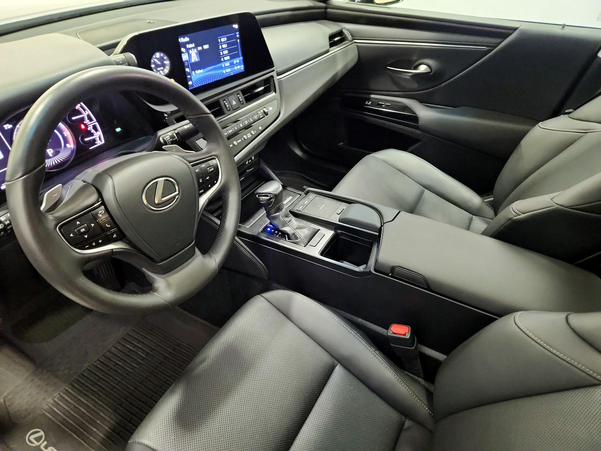 Thumbnail: 2022 Lexus ES - 11