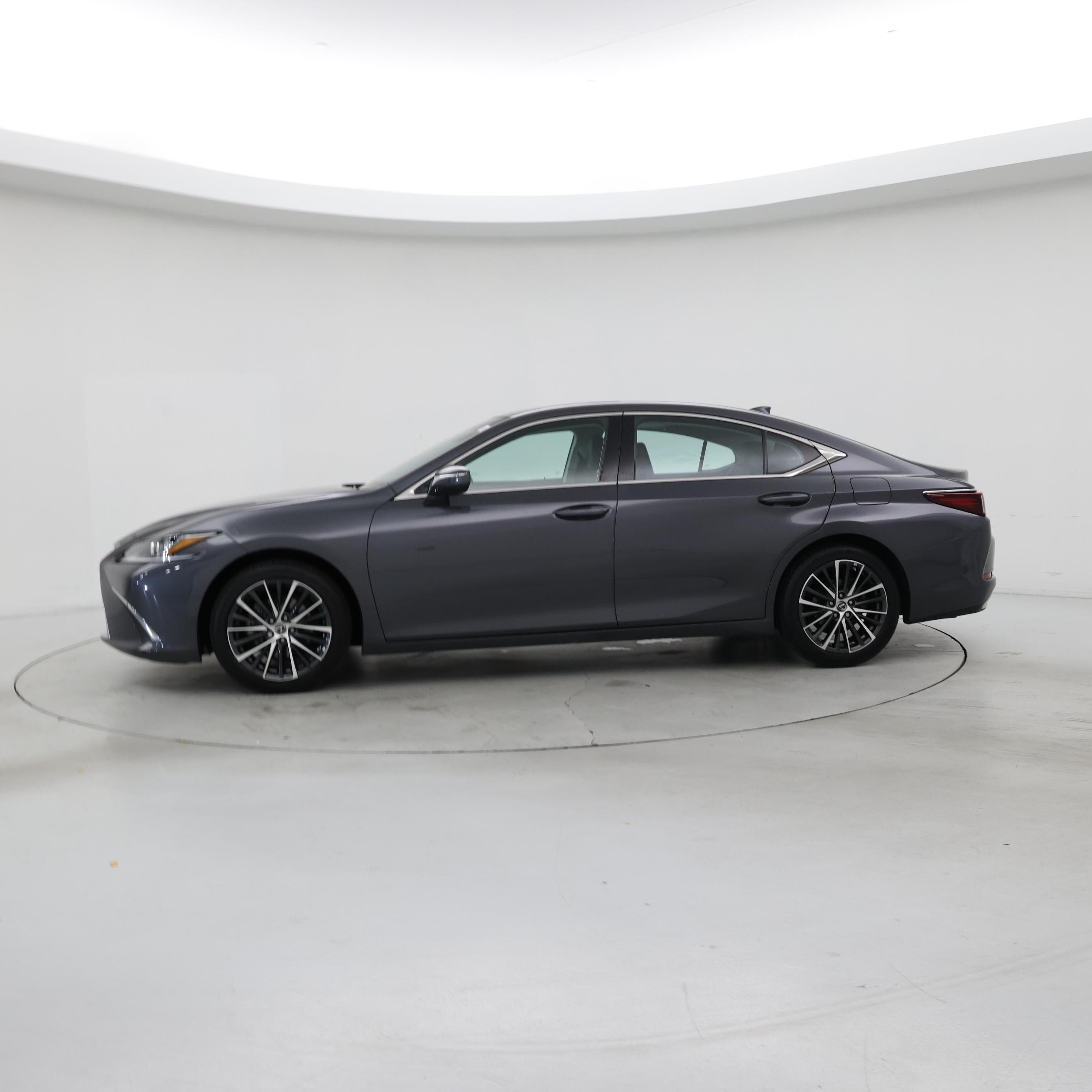 Thumbnail: 2022 Lexus ES - 3