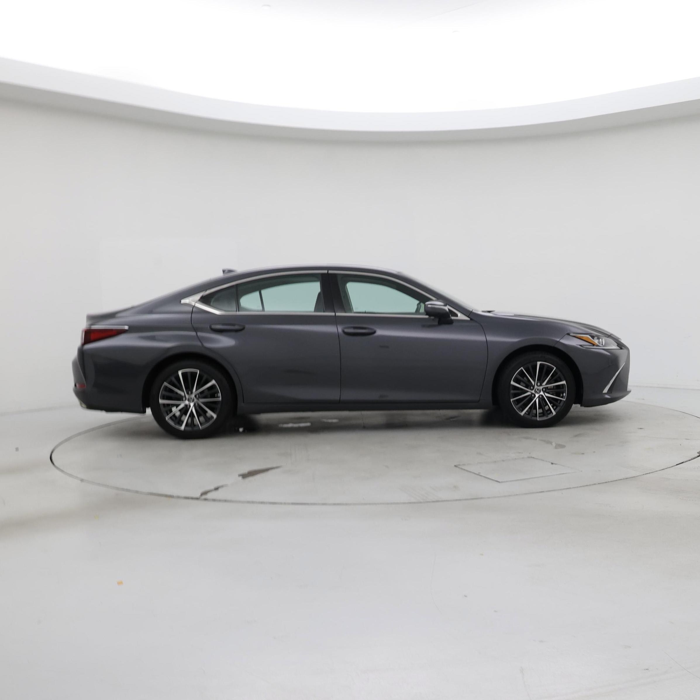 Thumbnail: 2022 Lexus ES - 7