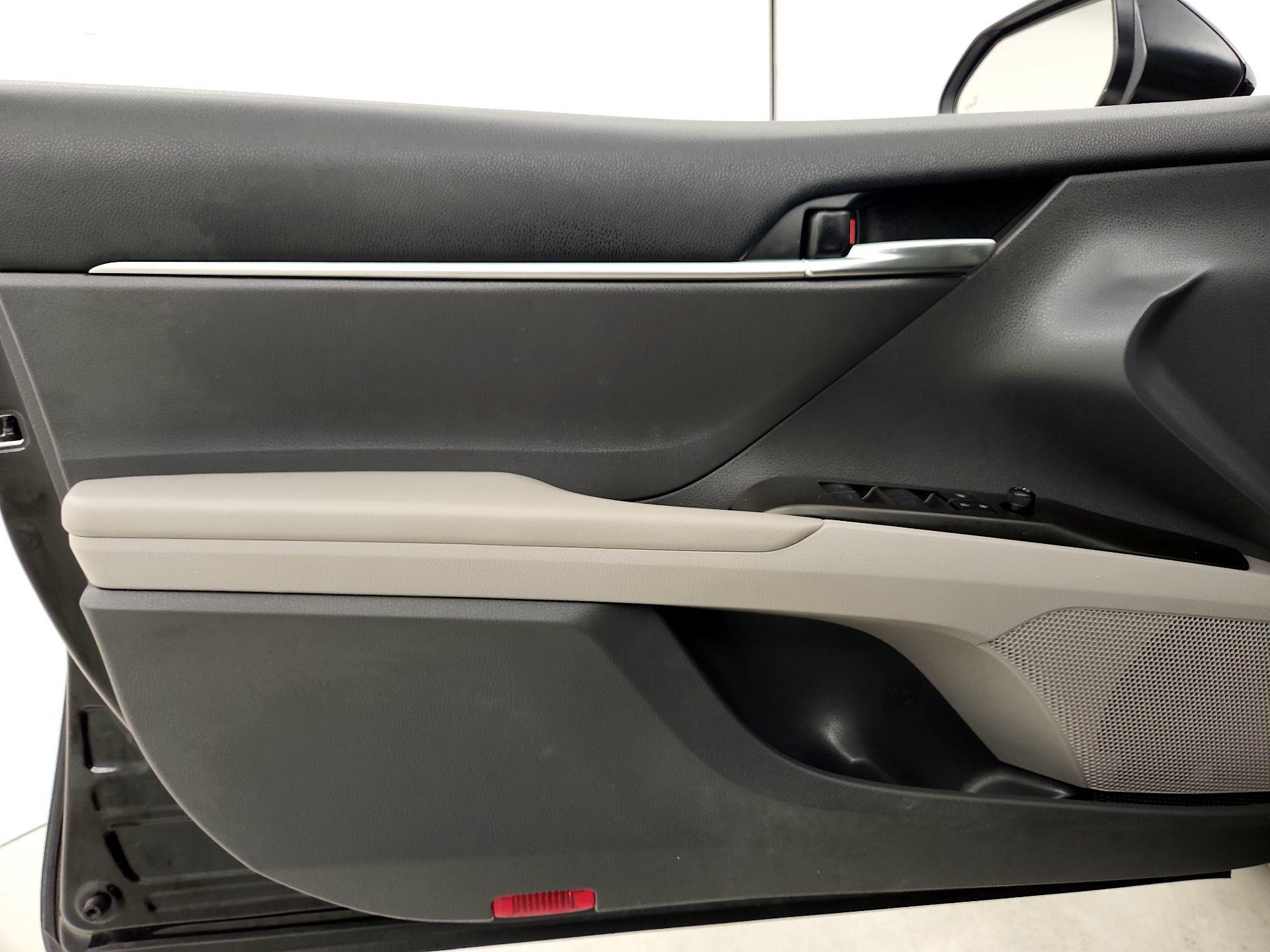Thumbnail: 2021 Toyota Camry - 12
