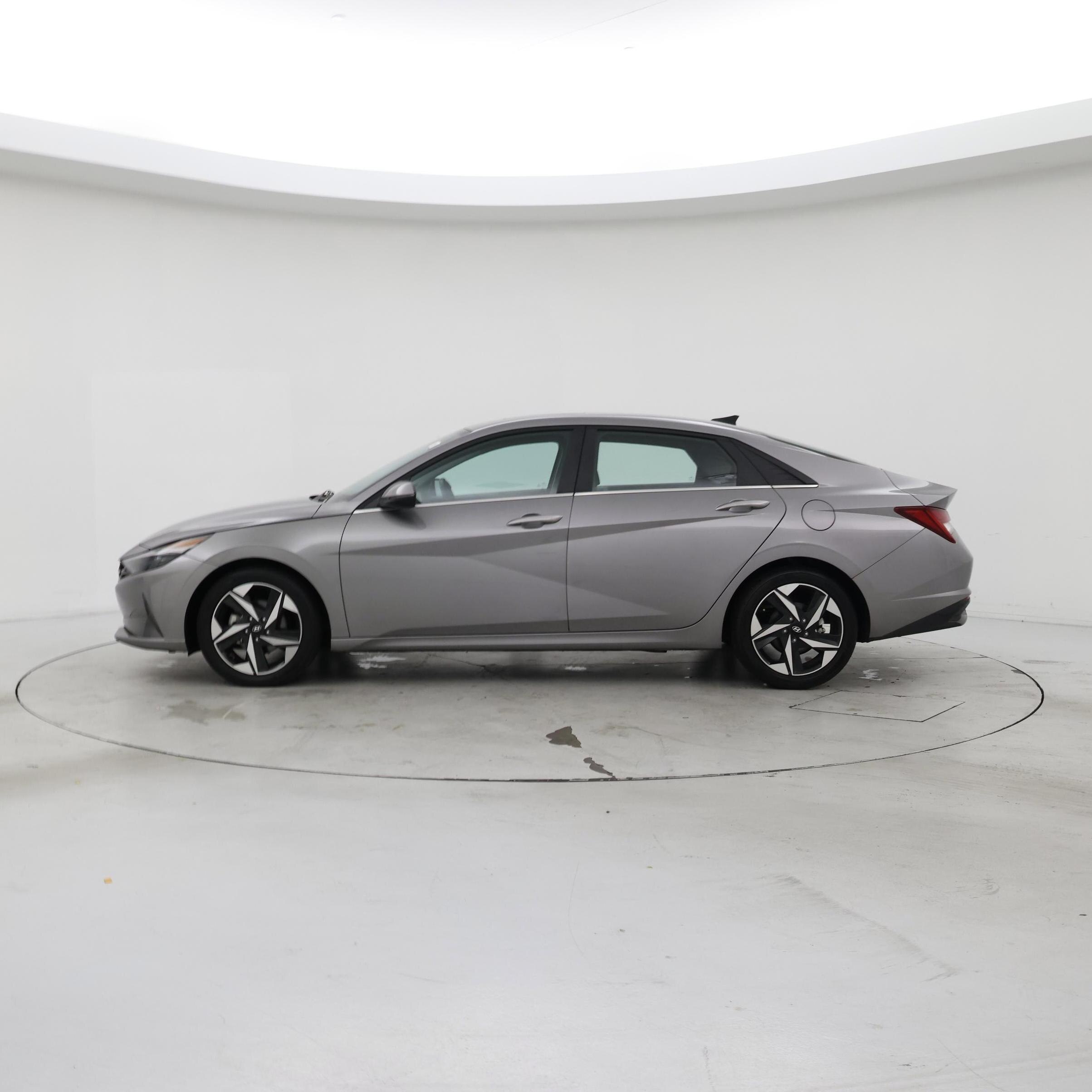 Thumbnail: 2023 Hyundai Elantra - 3