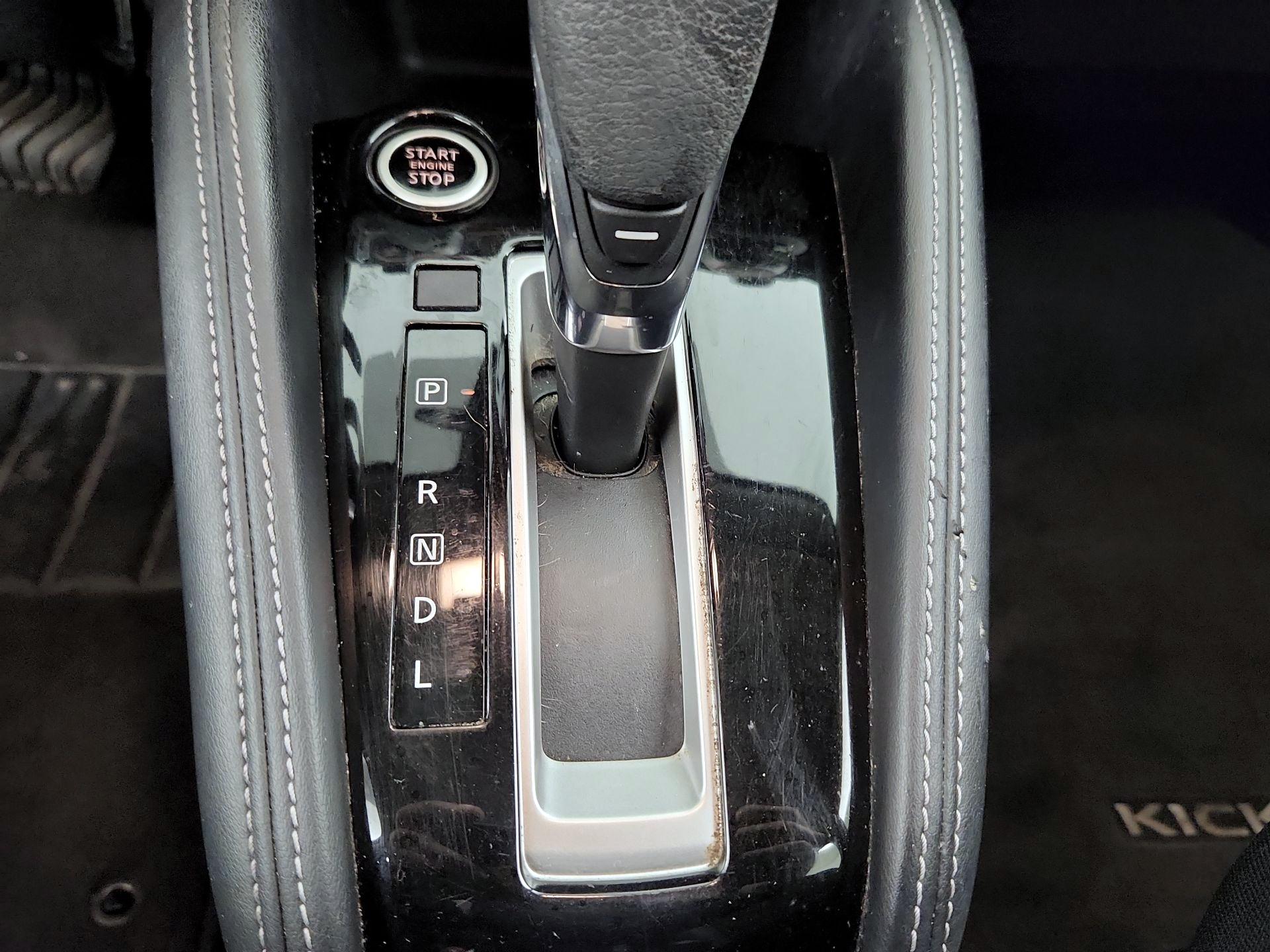 Thumbnail: 2020 Nissan Kicks - 16