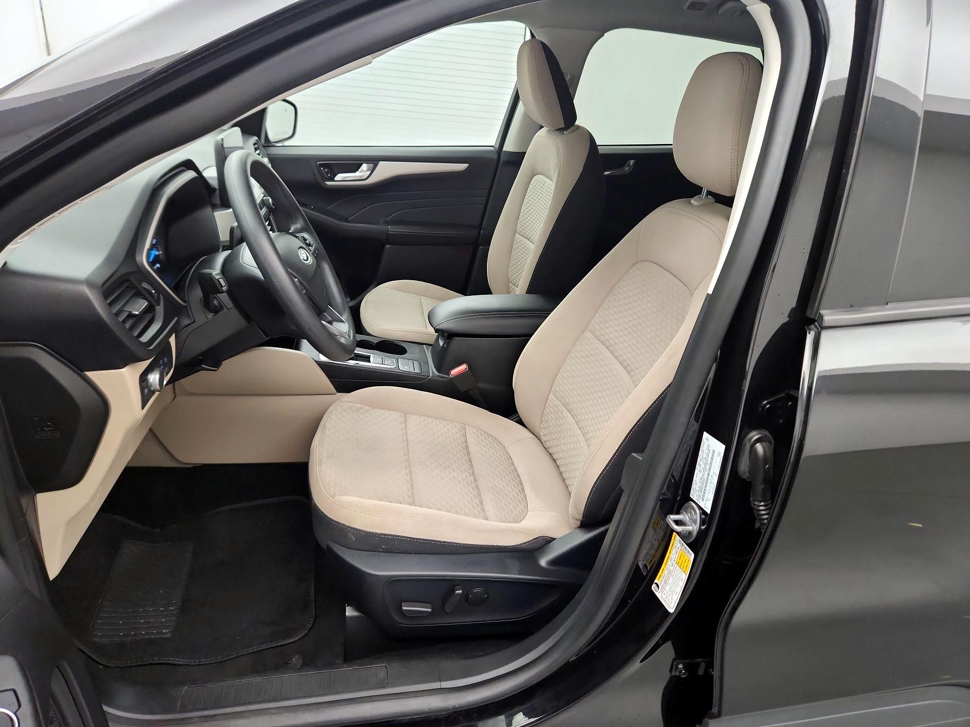 Thumbnail: 2021 Ford Escape - 18