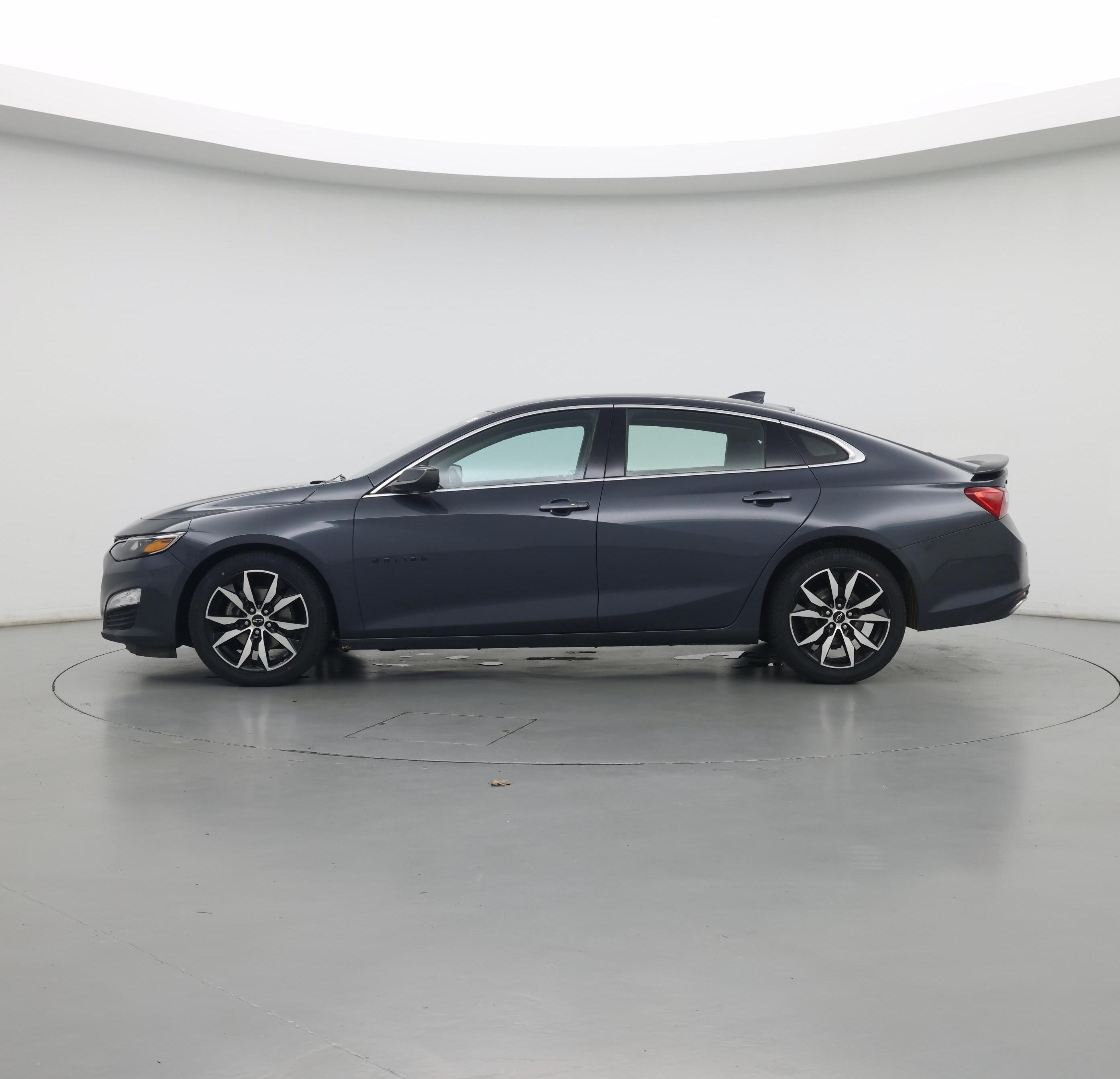 Thumbnail: 2021 Chevrolet Malibu - 3