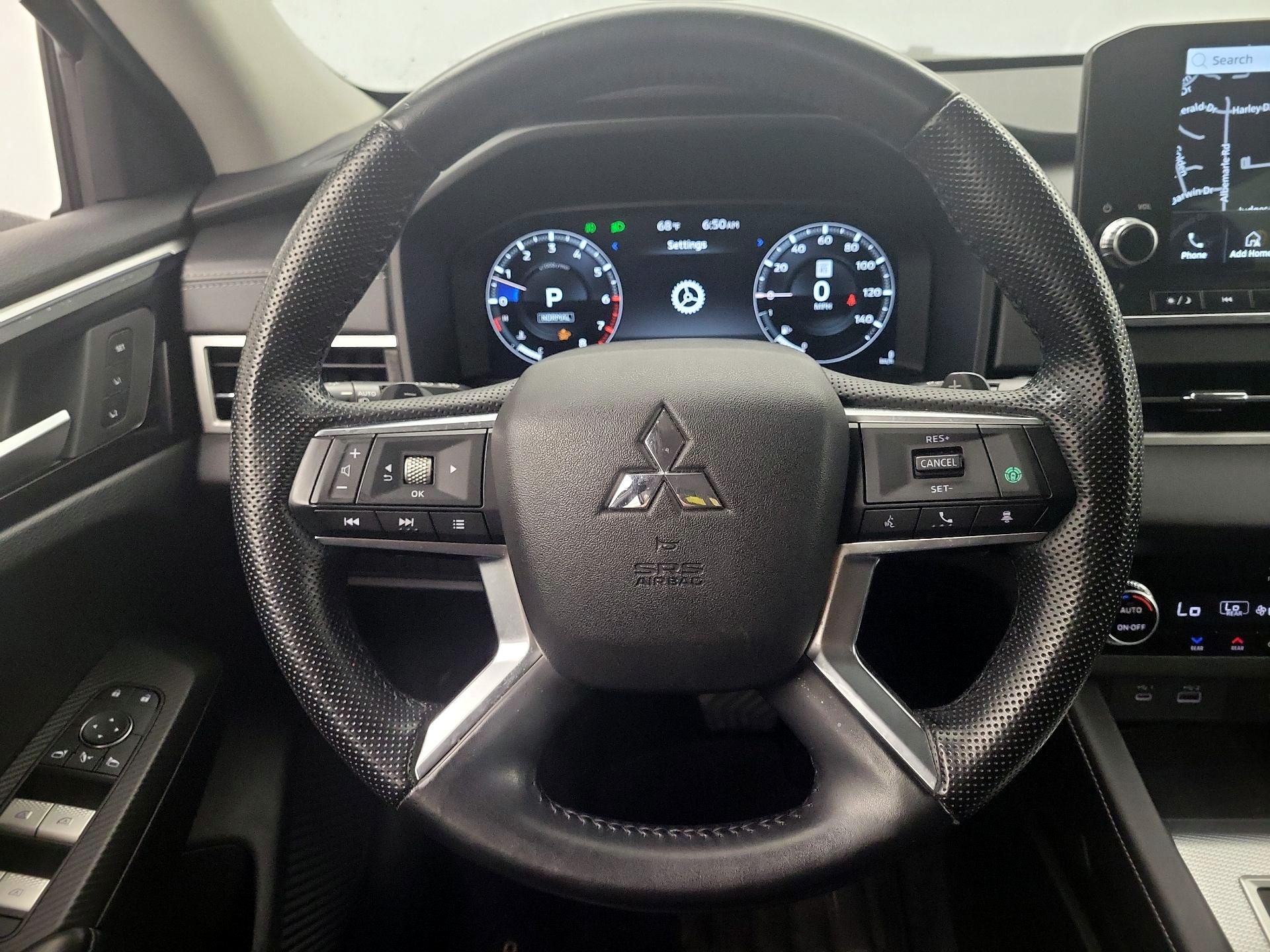 Thumbnail: 2022 Mitsubishi Outlander - 10