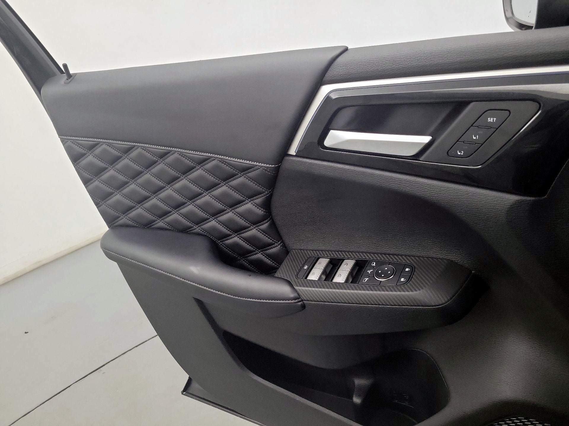 Thumbnail: 2022 Mitsubishi Outlander - 12