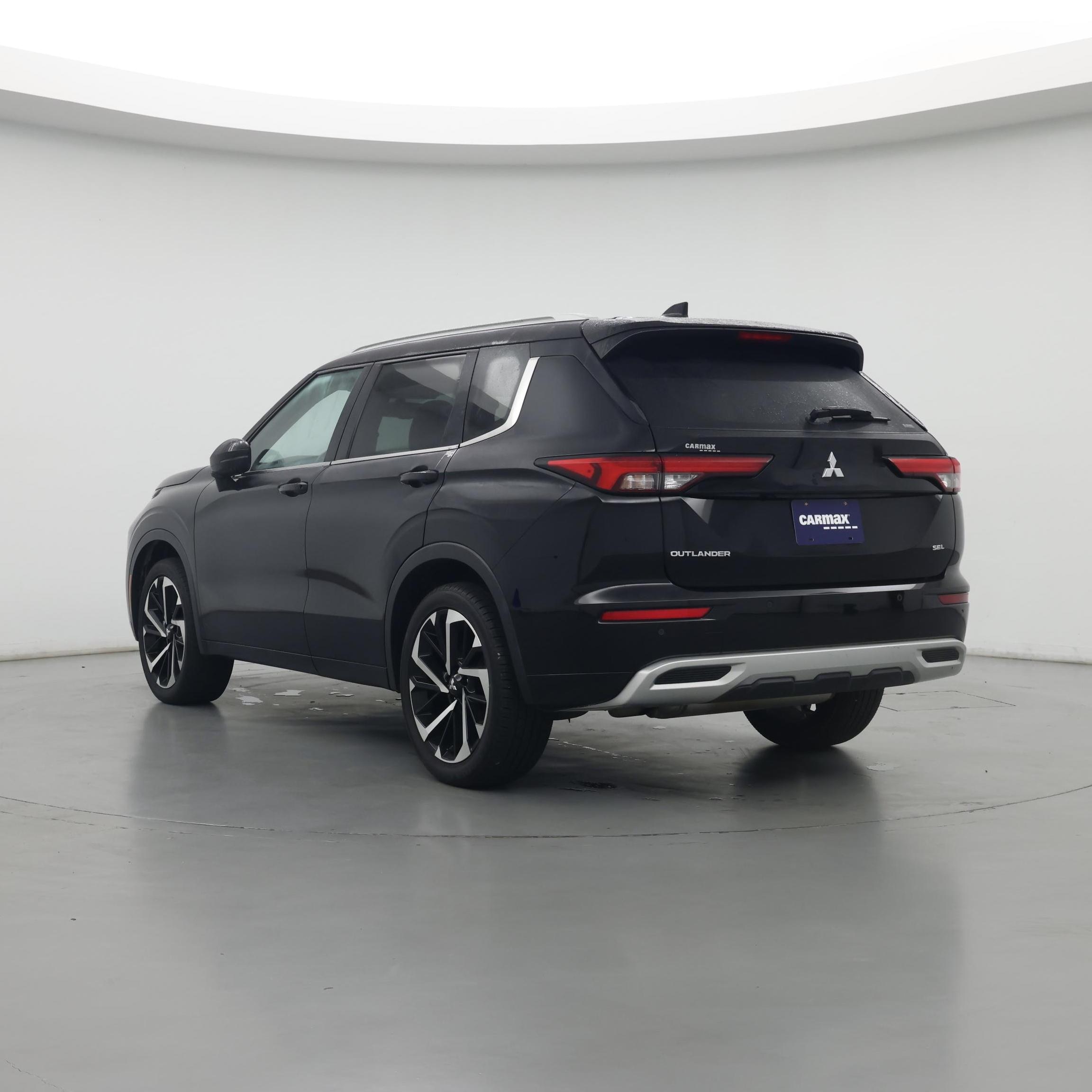 Thumbnail: 2022 Mitsubishi Outlander - 2