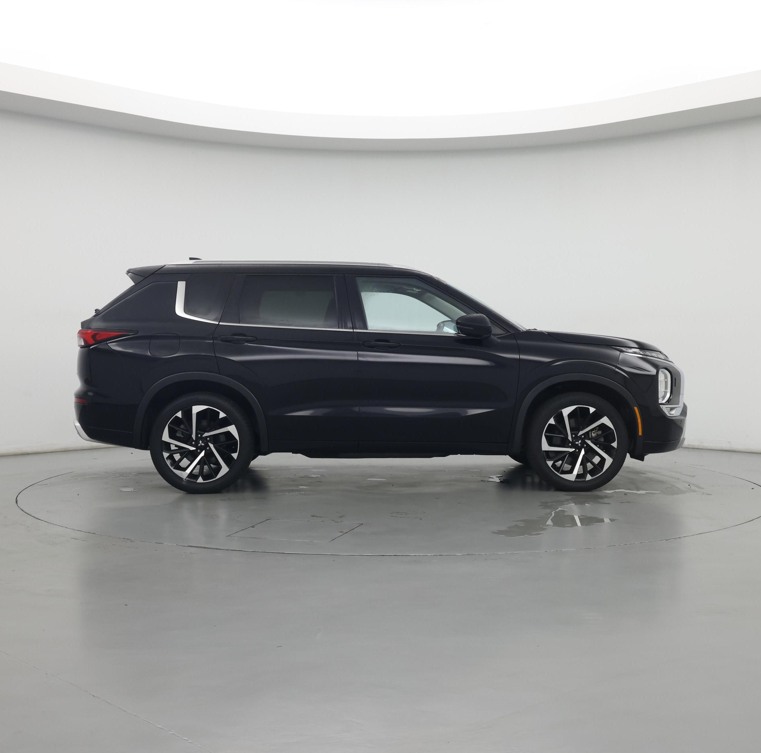 Thumbnail: 2022 Mitsubishi Outlander - 7