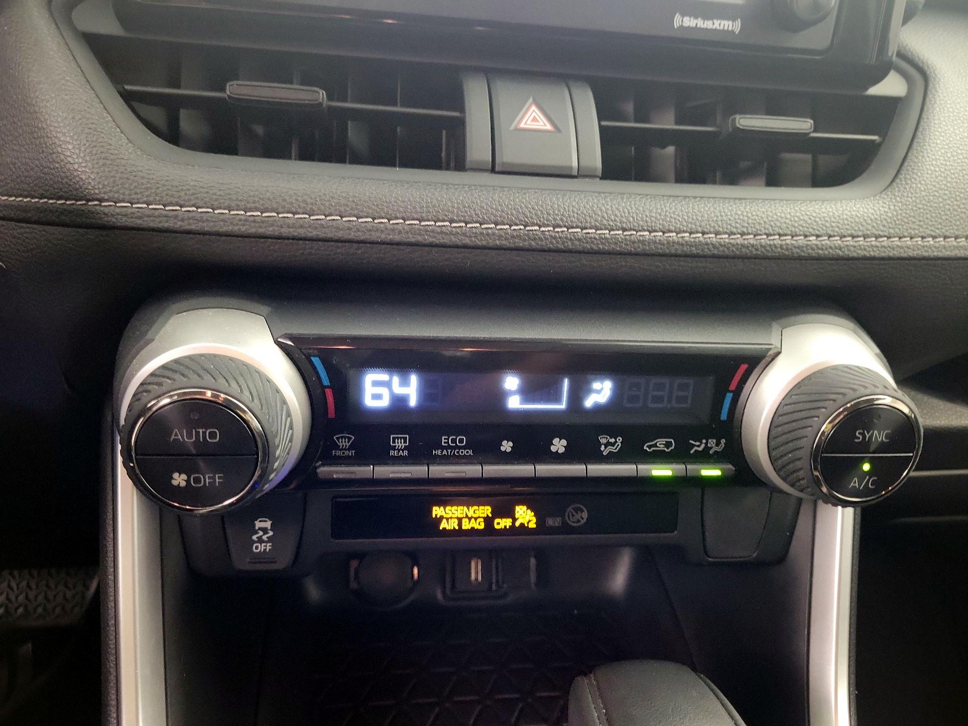 Thumbnail: 2020 Toyota RAV4 - 16