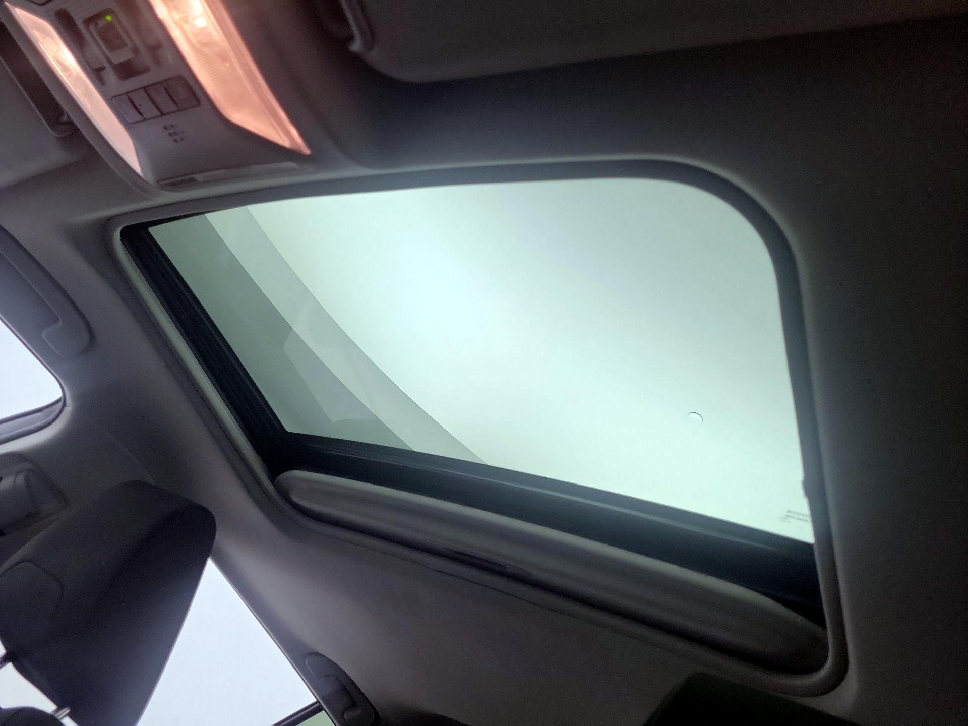 Thumbnail: 2020 Toyota RAV4 - 19