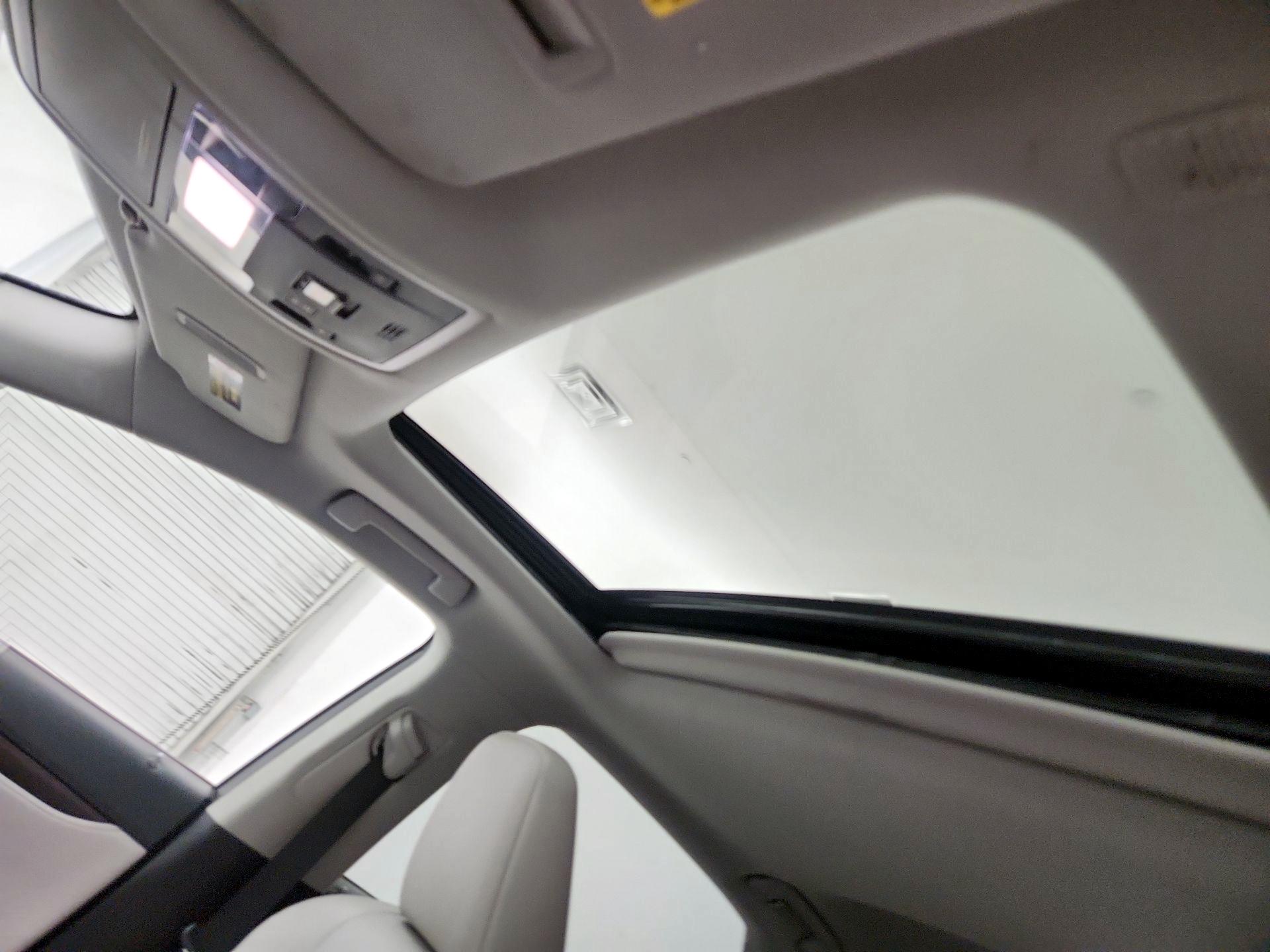 Thumbnail: 2021 Lexus RX - 17