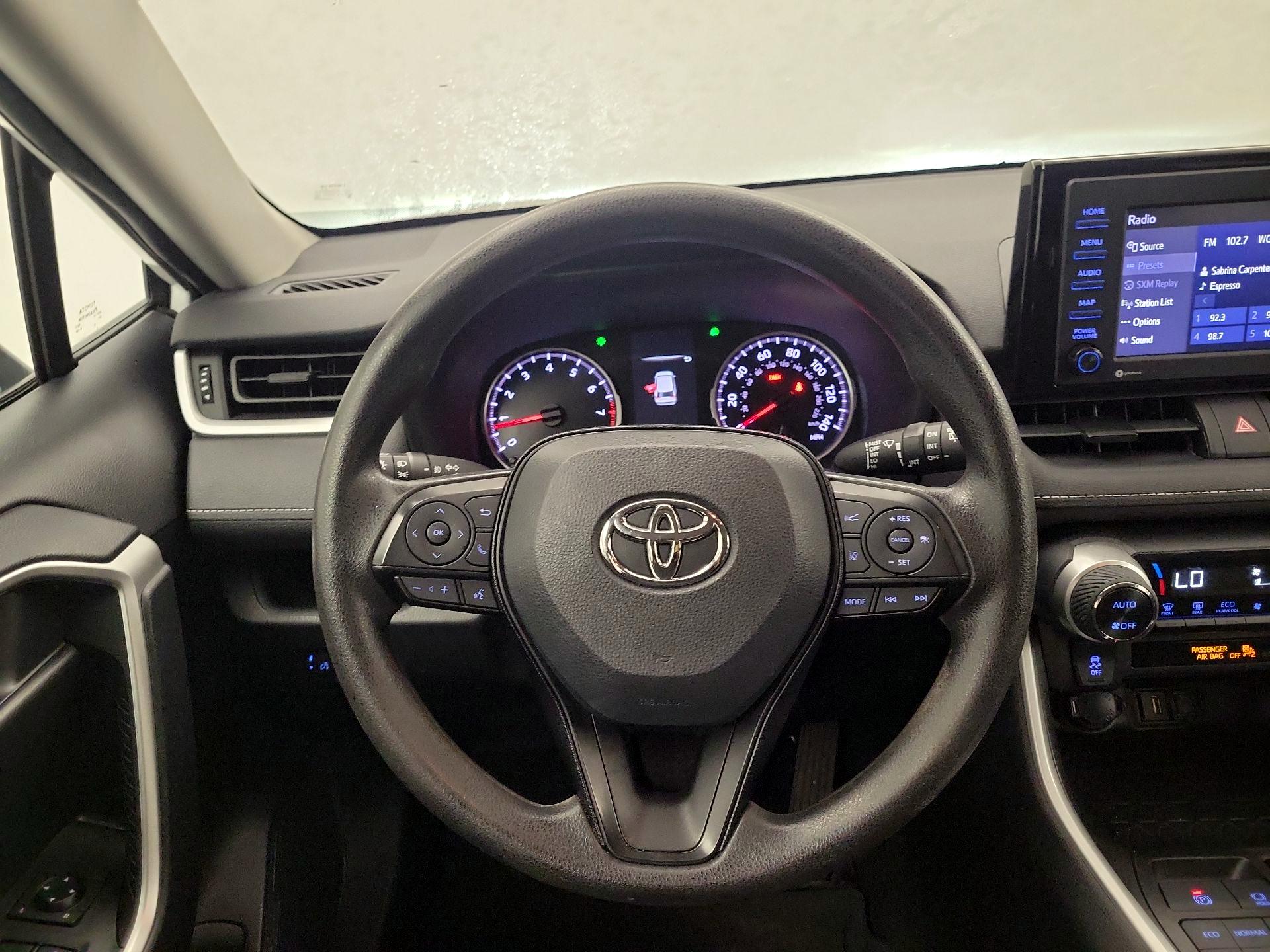 Thumbnail: 2021 Toyota RAV4 - 10