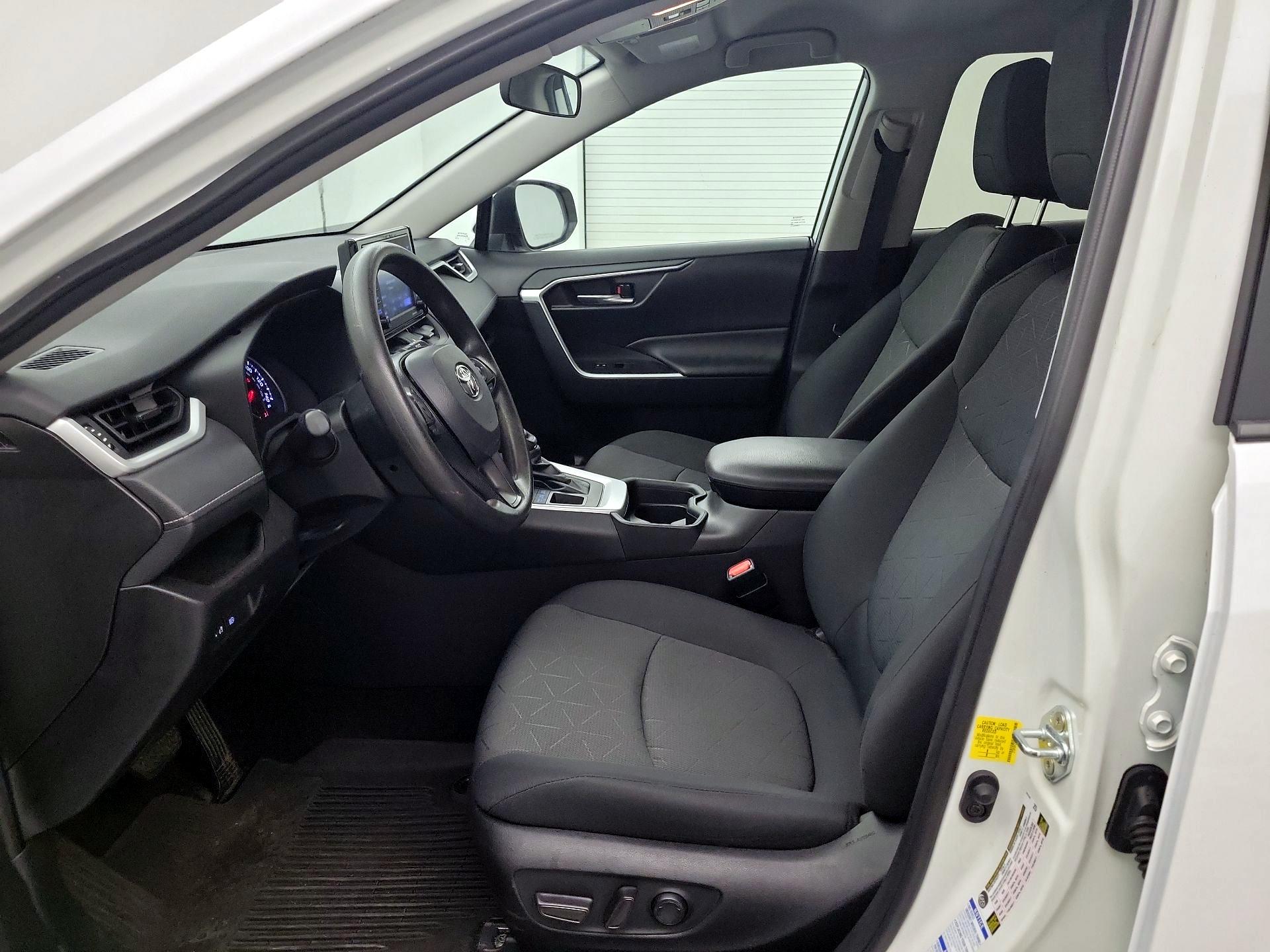 Thumbnail: 2021 Toyota RAV4 - 11