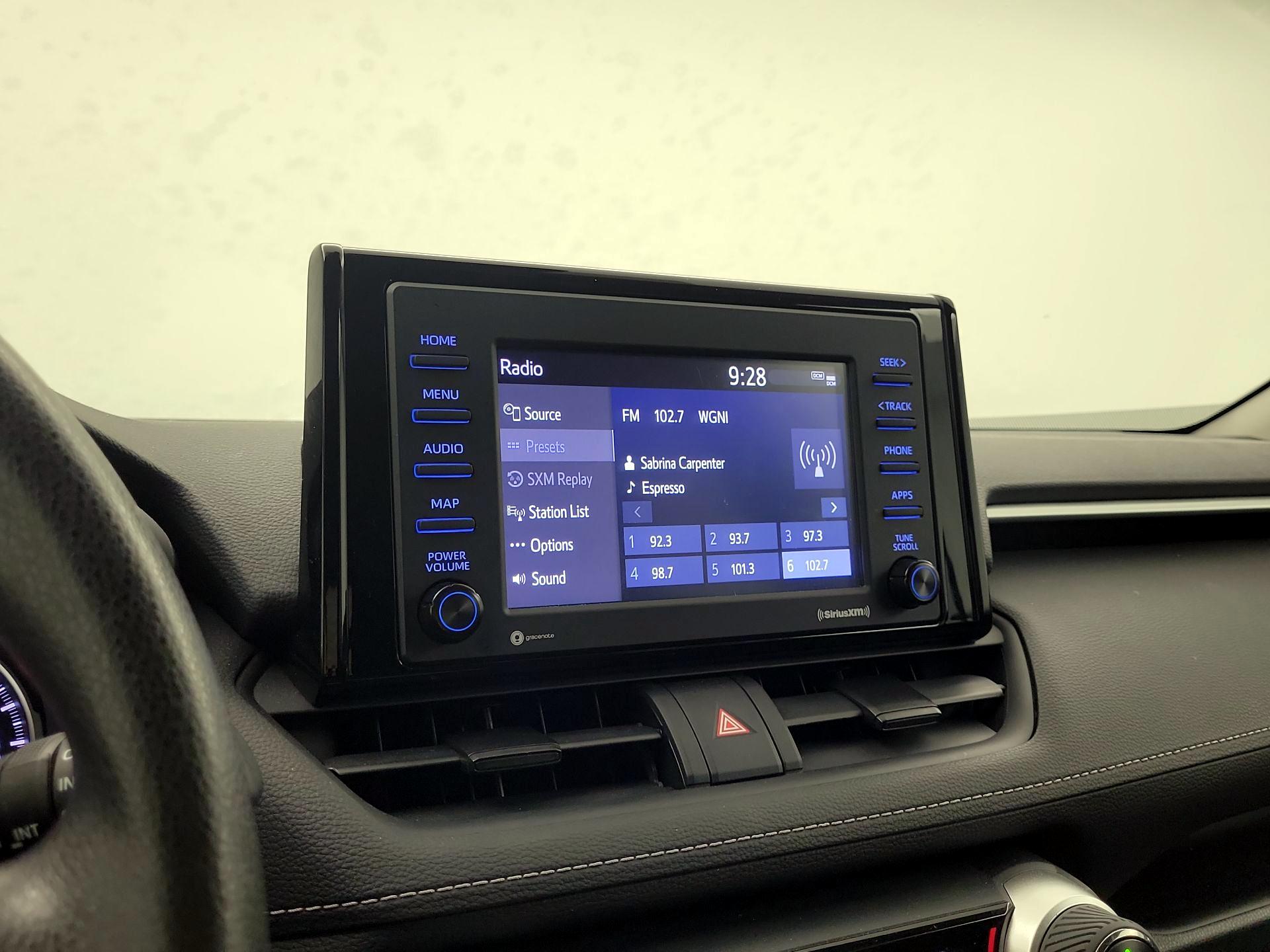 Thumbnail: 2021 Toyota RAV4 - 15