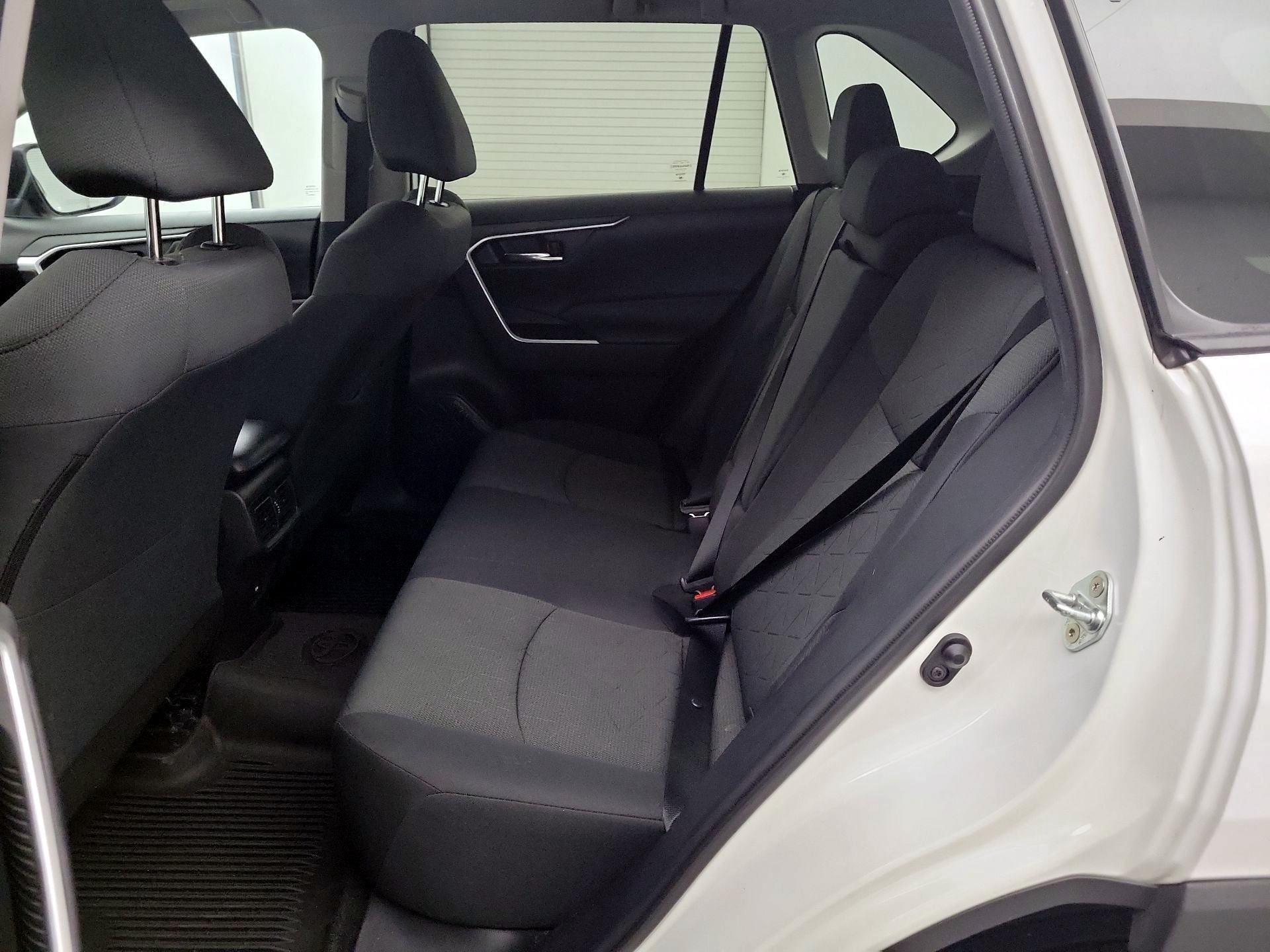 Thumbnail: 2021 Toyota RAV4 - 19