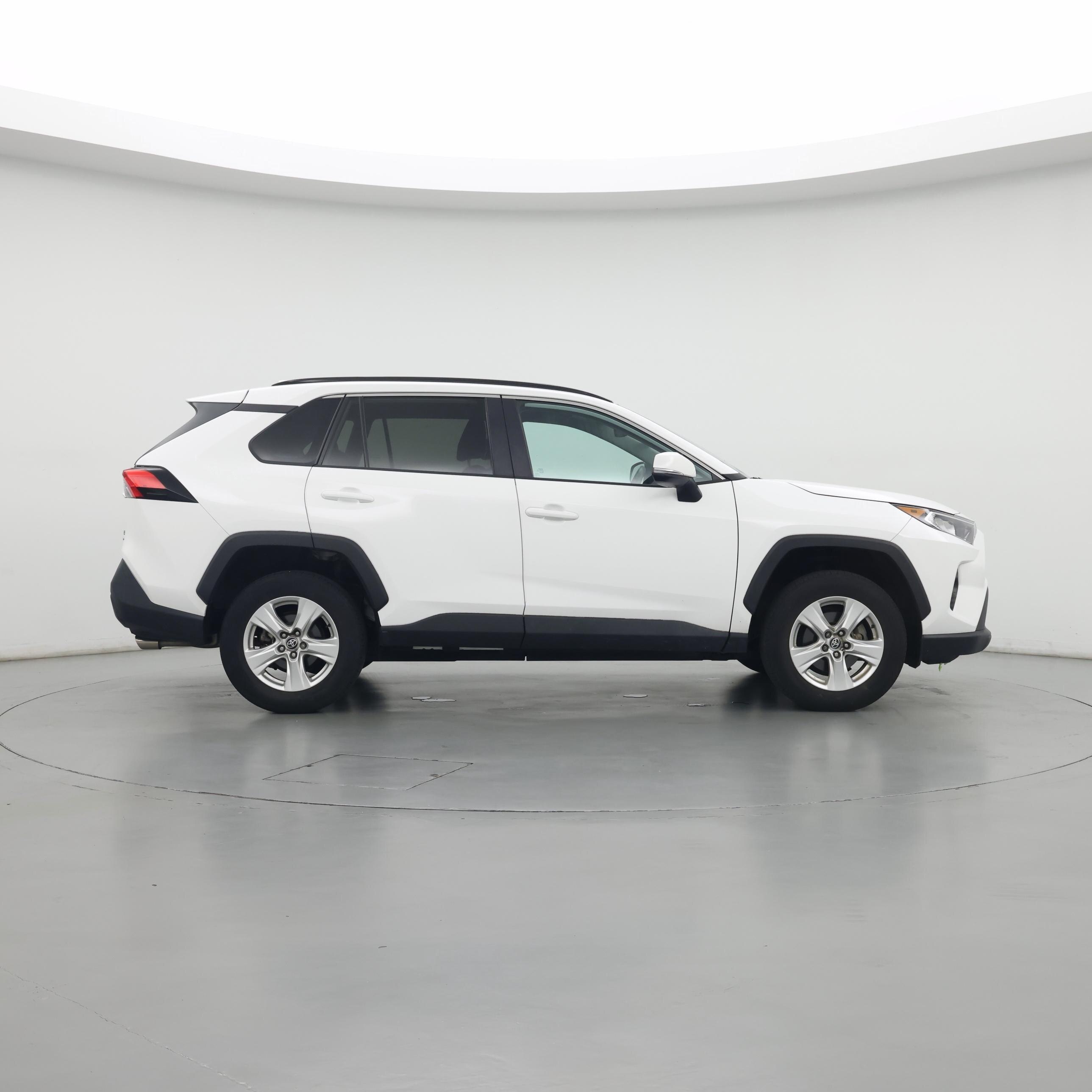 Thumbnail: 2021 Toyota RAV4 - 7