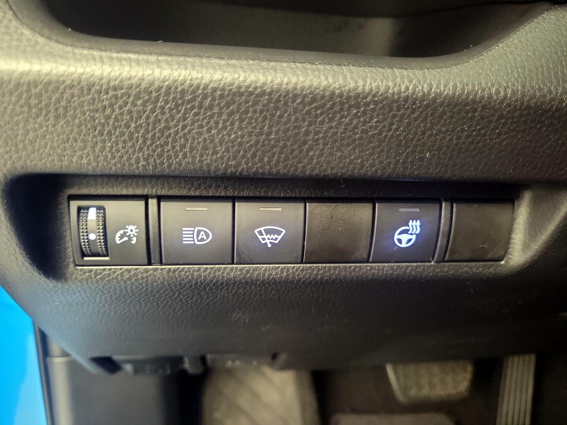 Thumbnail: 2021 Toyota RAV4 - 13