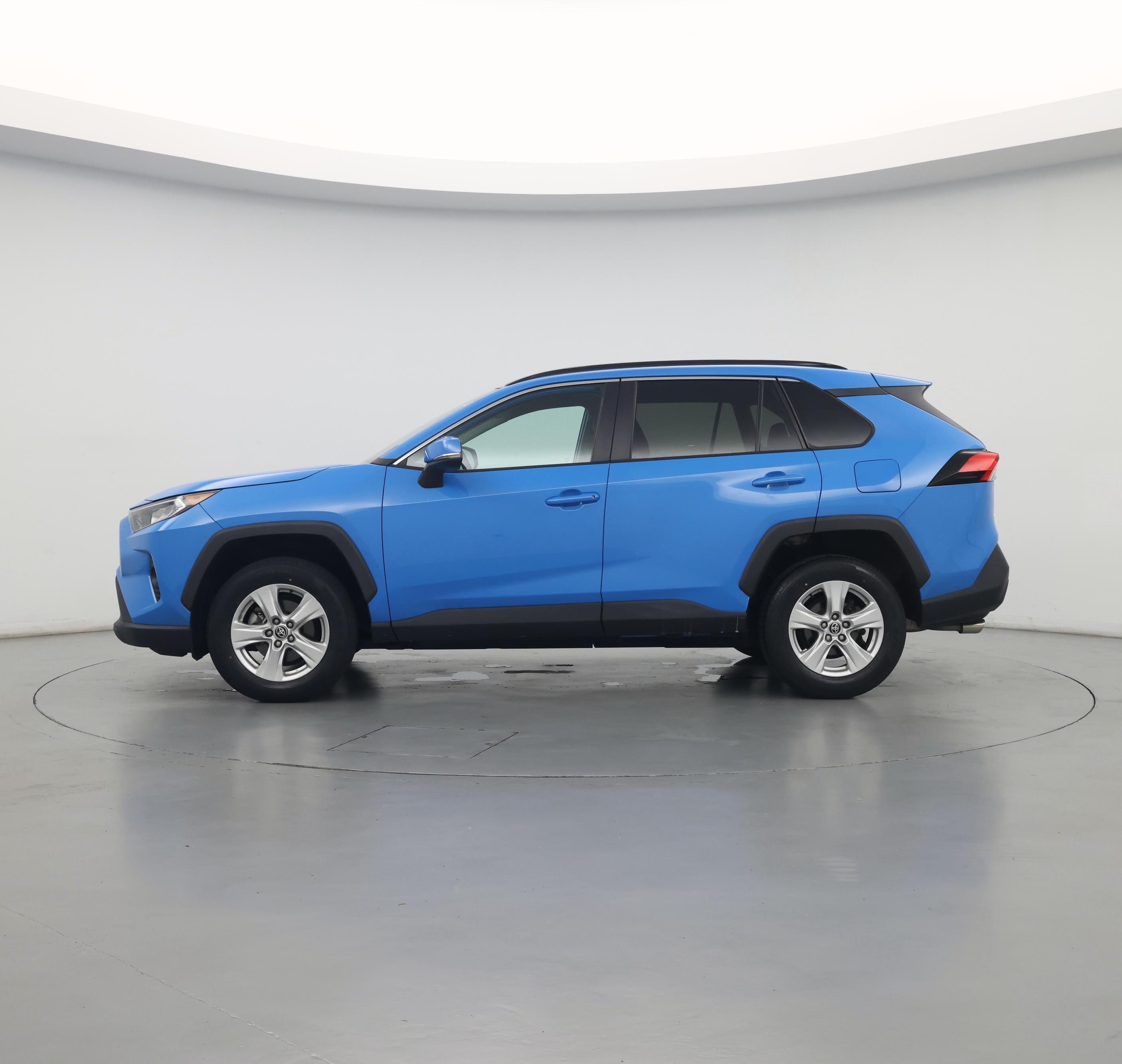 Thumbnail: 2021 Toyota RAV4 - 3