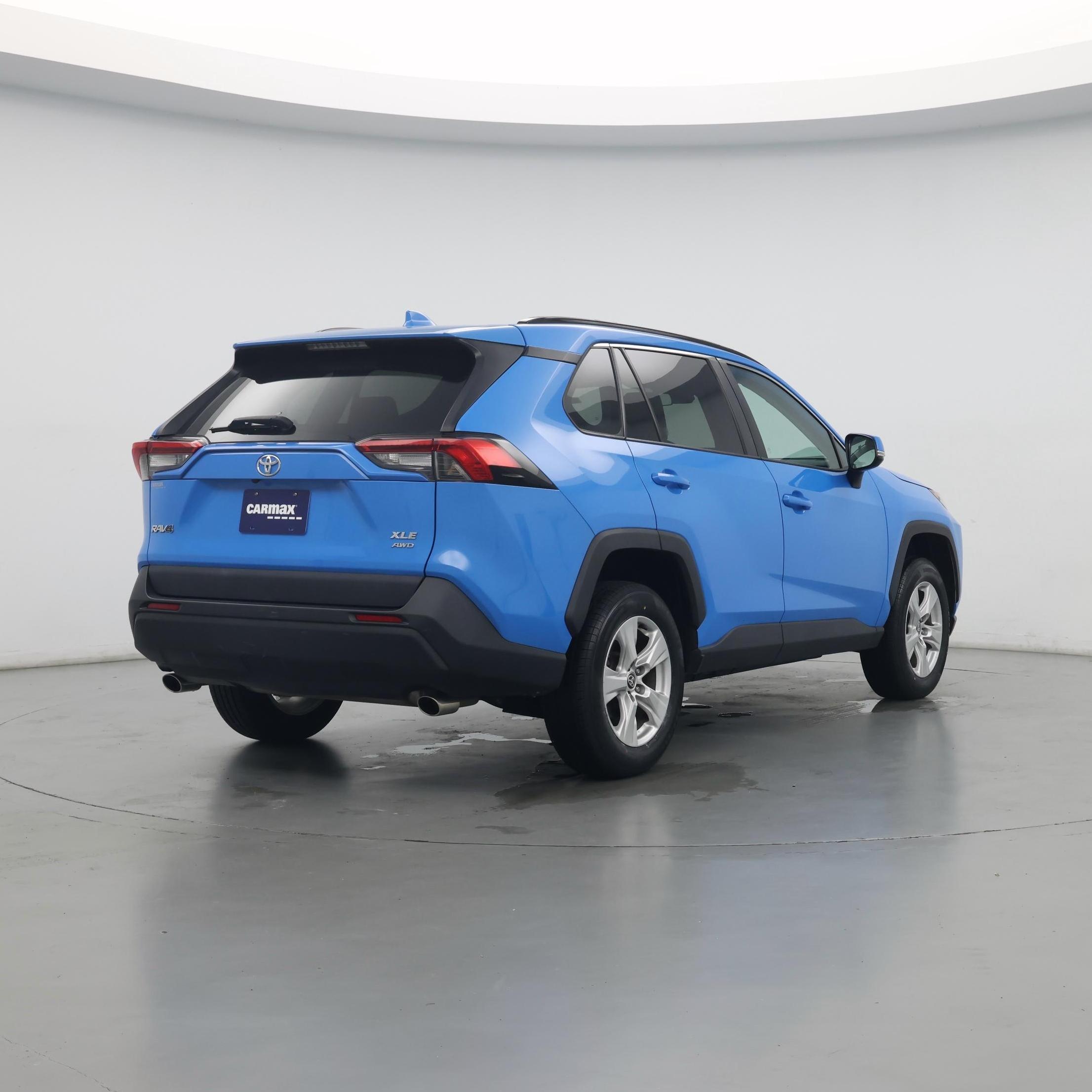 Thumbnail: 2021 Toyota RAV4 - 8