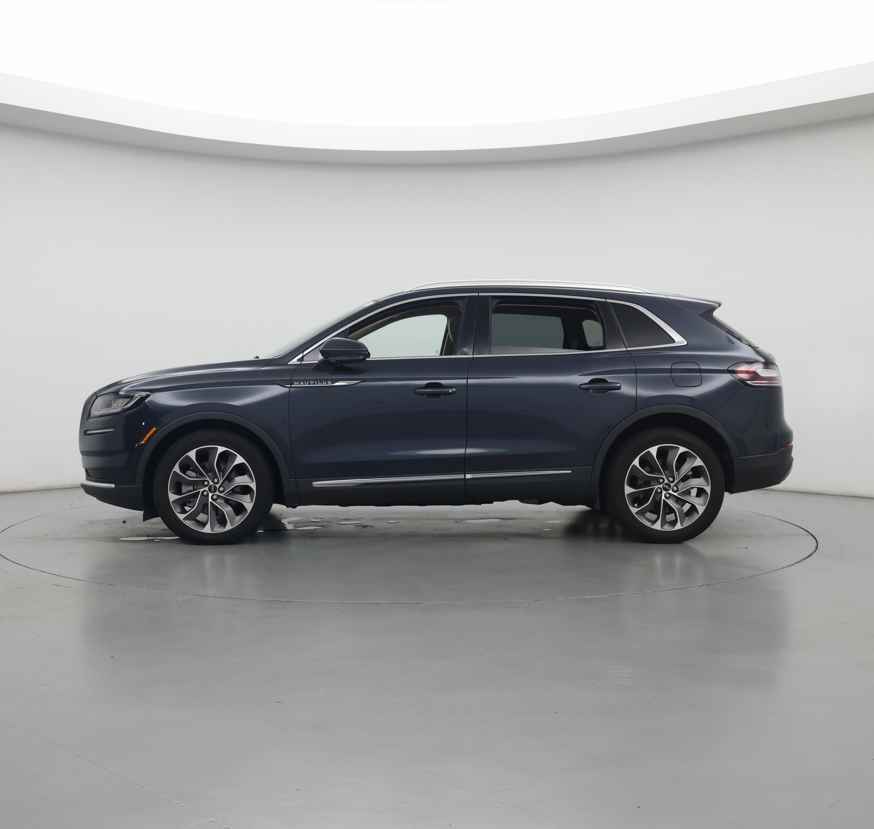 Thumbnail: 2022 Lincoln Nautilus - 3