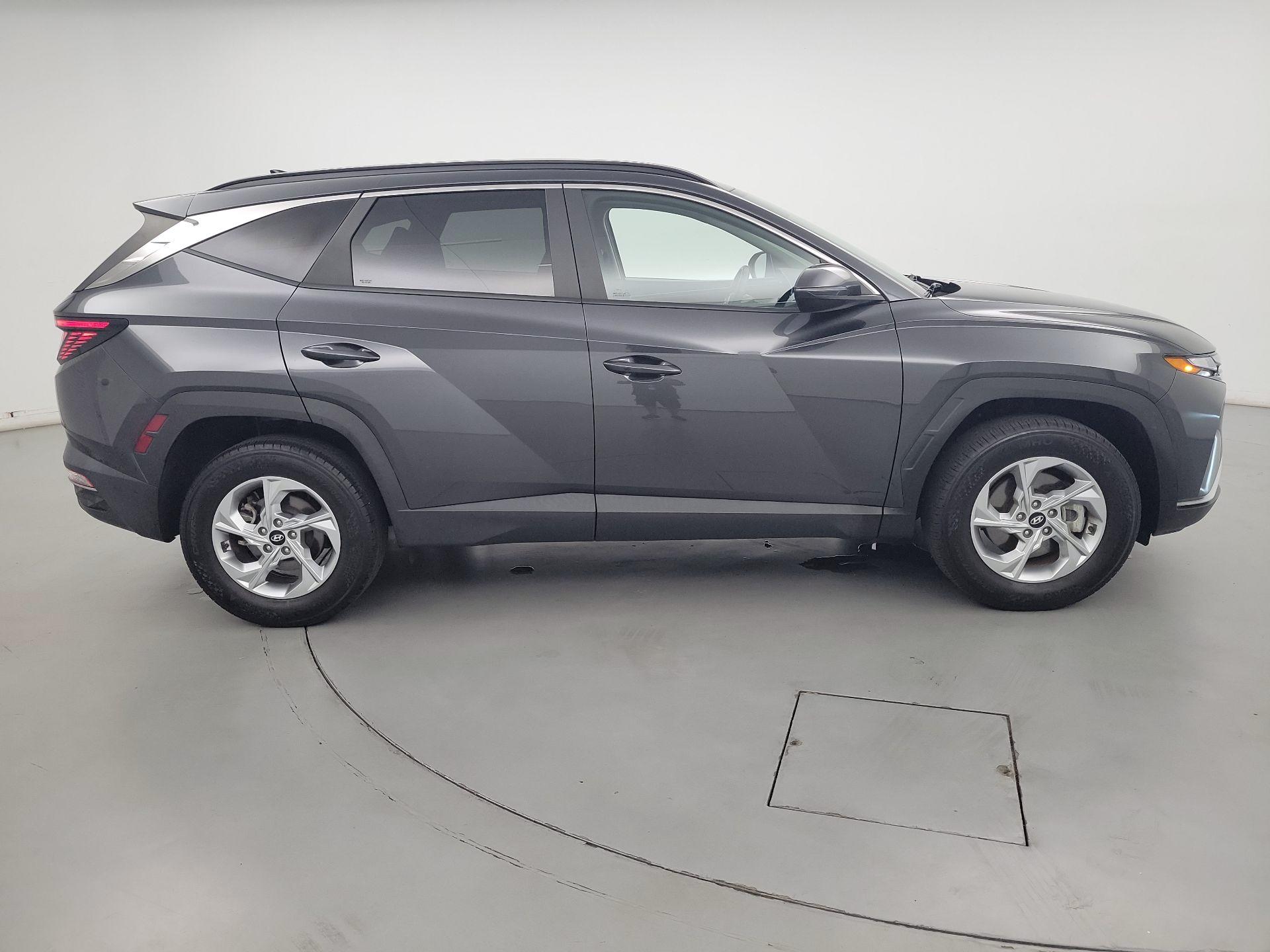 Thumbnail: 2022 Hyundai Tucson - 4