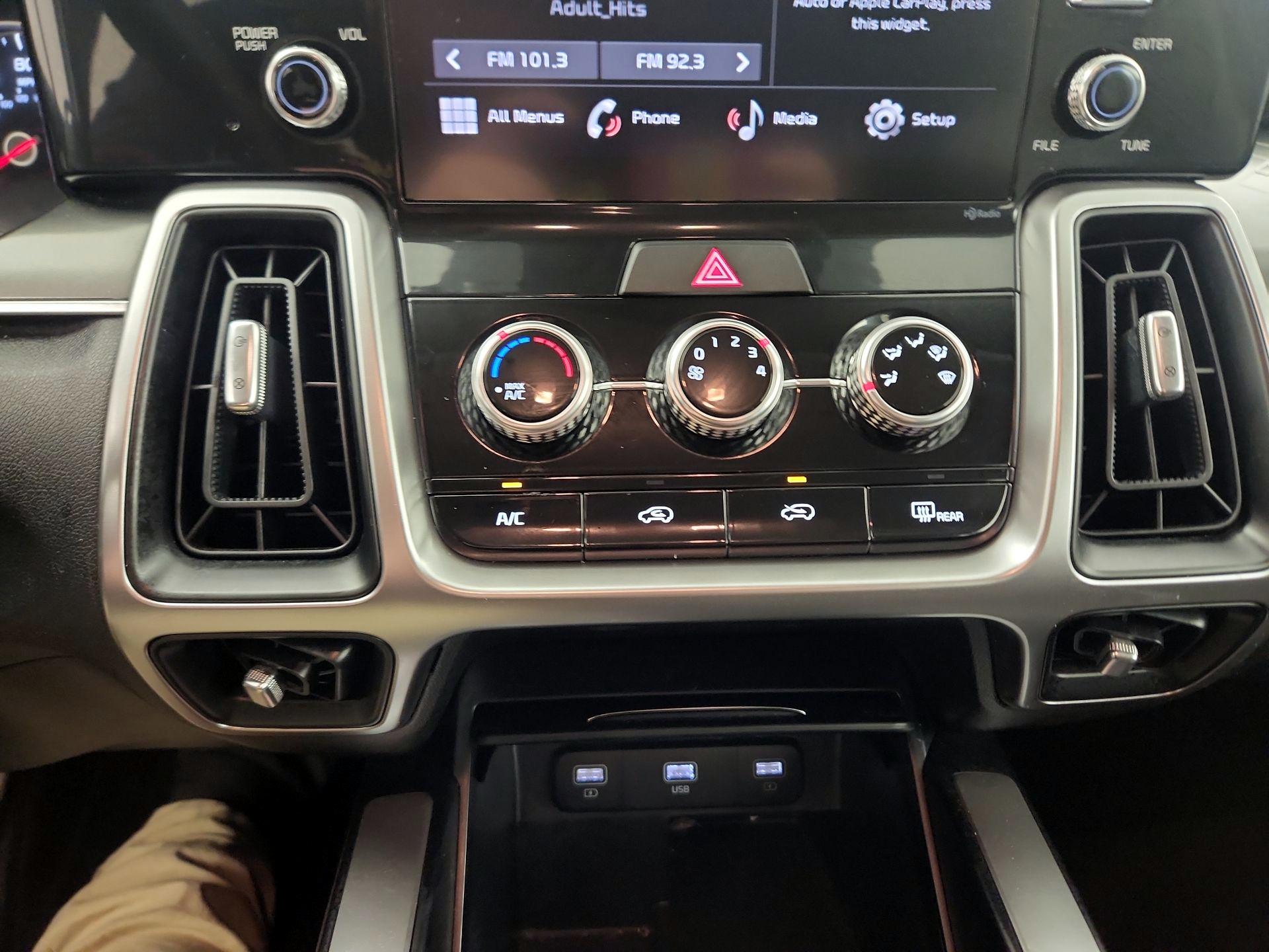 Thumbnail: 2022 Kia Sorento - 16