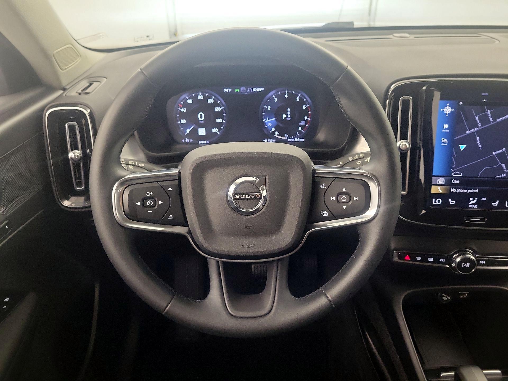Thumbnail: 2022 Volvo XC40 - 10