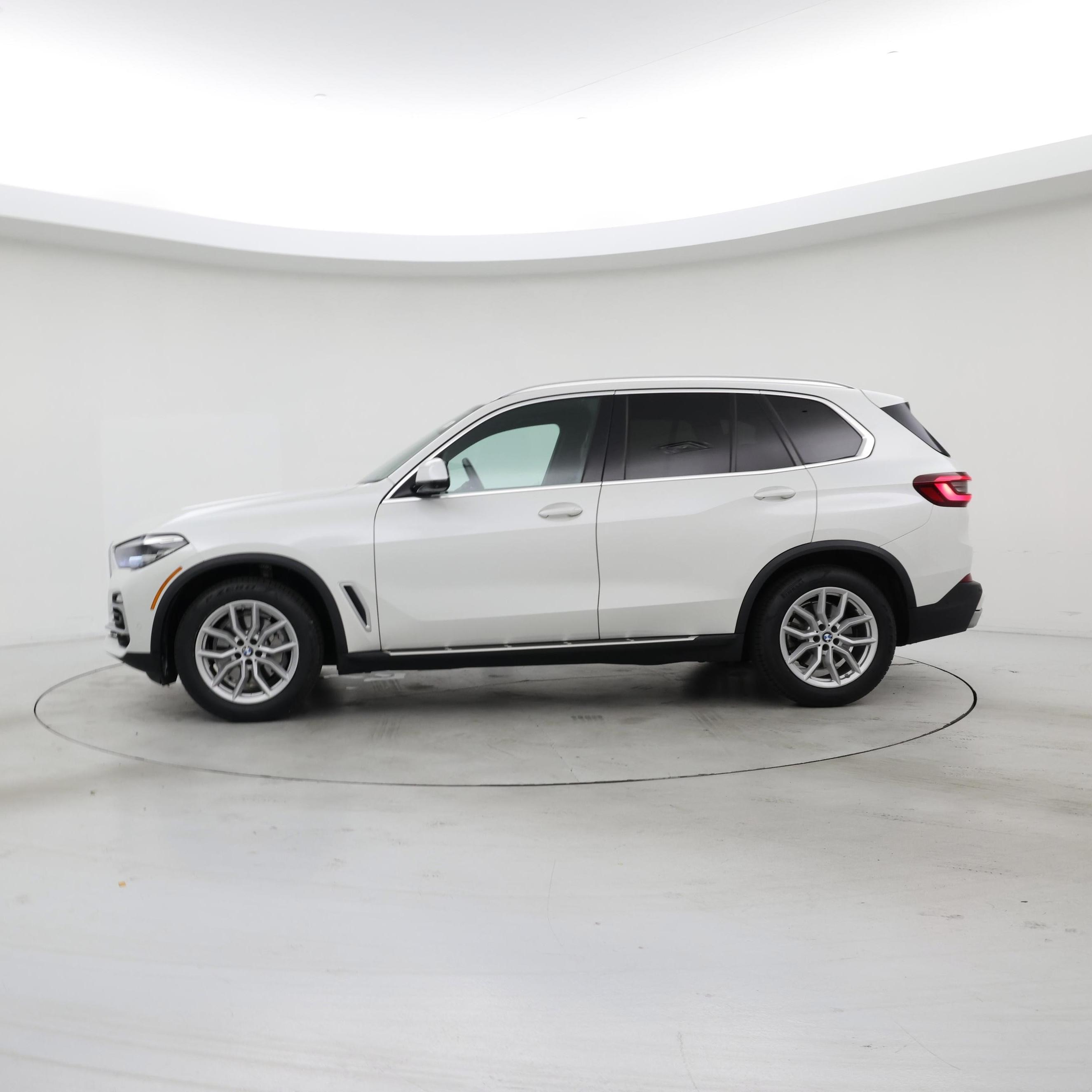 Thumbnail: 2021 BMW X5 - 3