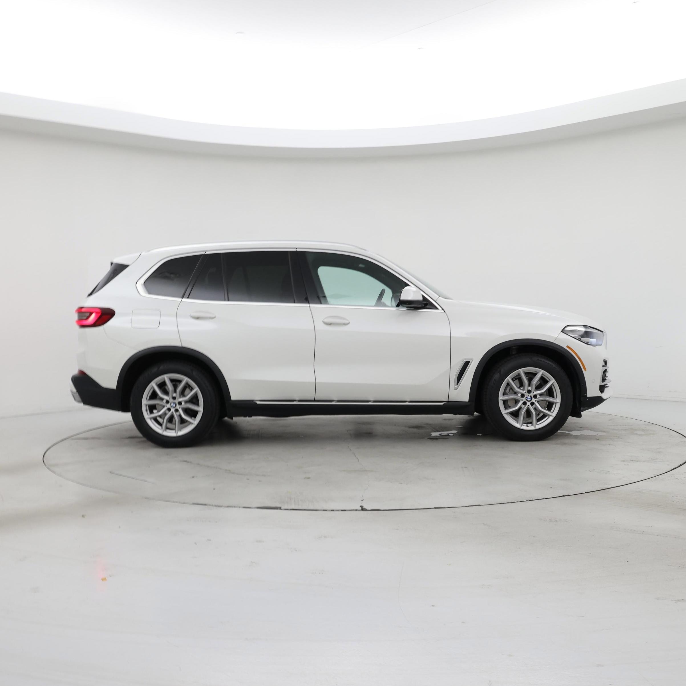 Thumbnail: 2021 BMW X5 - 7