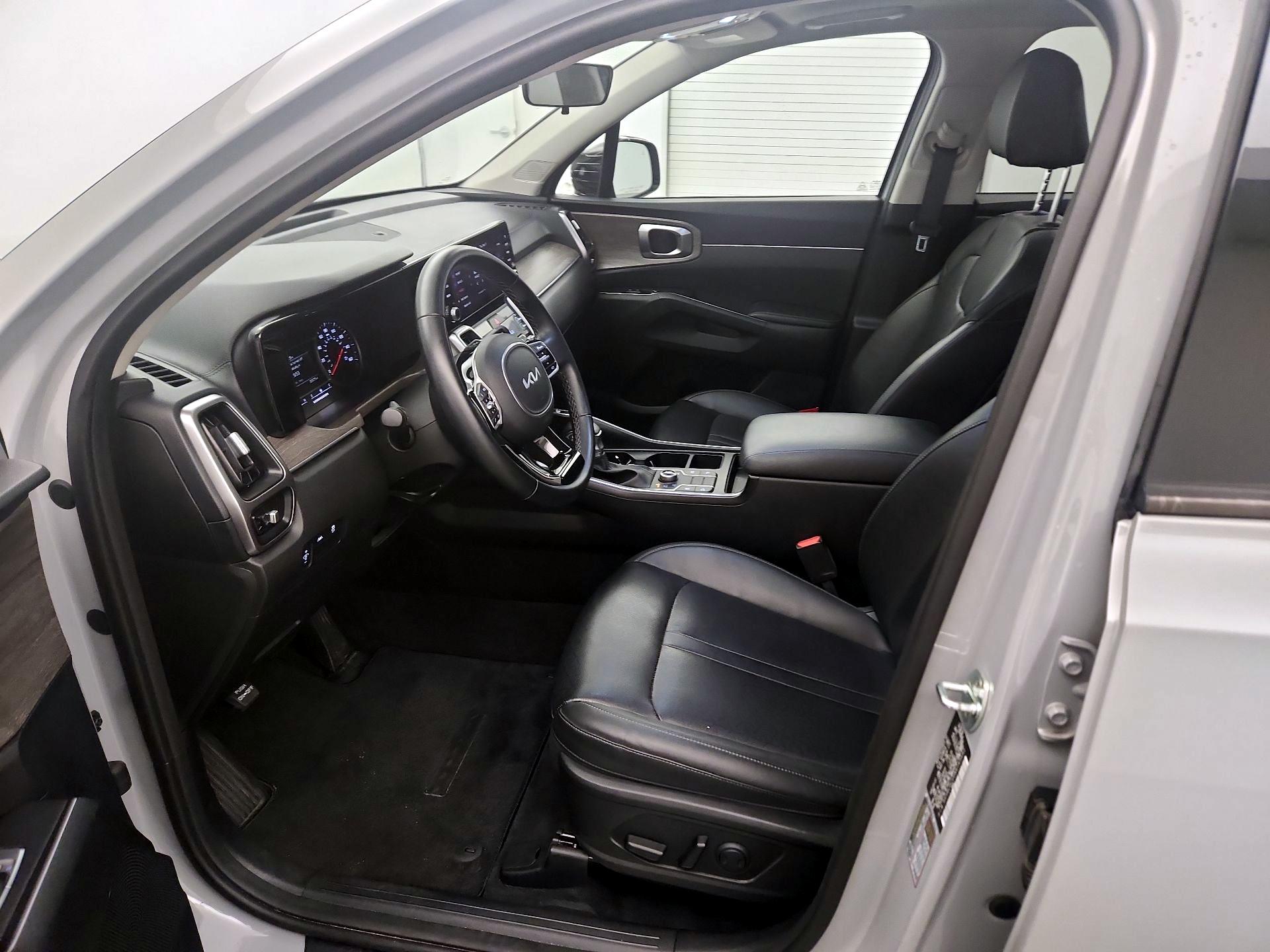 Thumbnail: 2022 Kia Sorento - 11