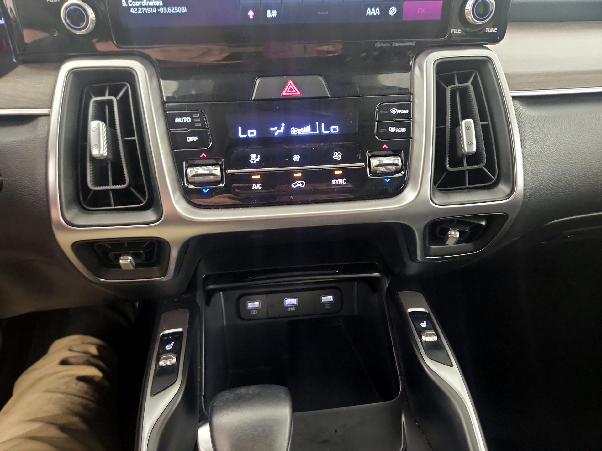 Thumbnail: 2022 Kia Sorento - 17