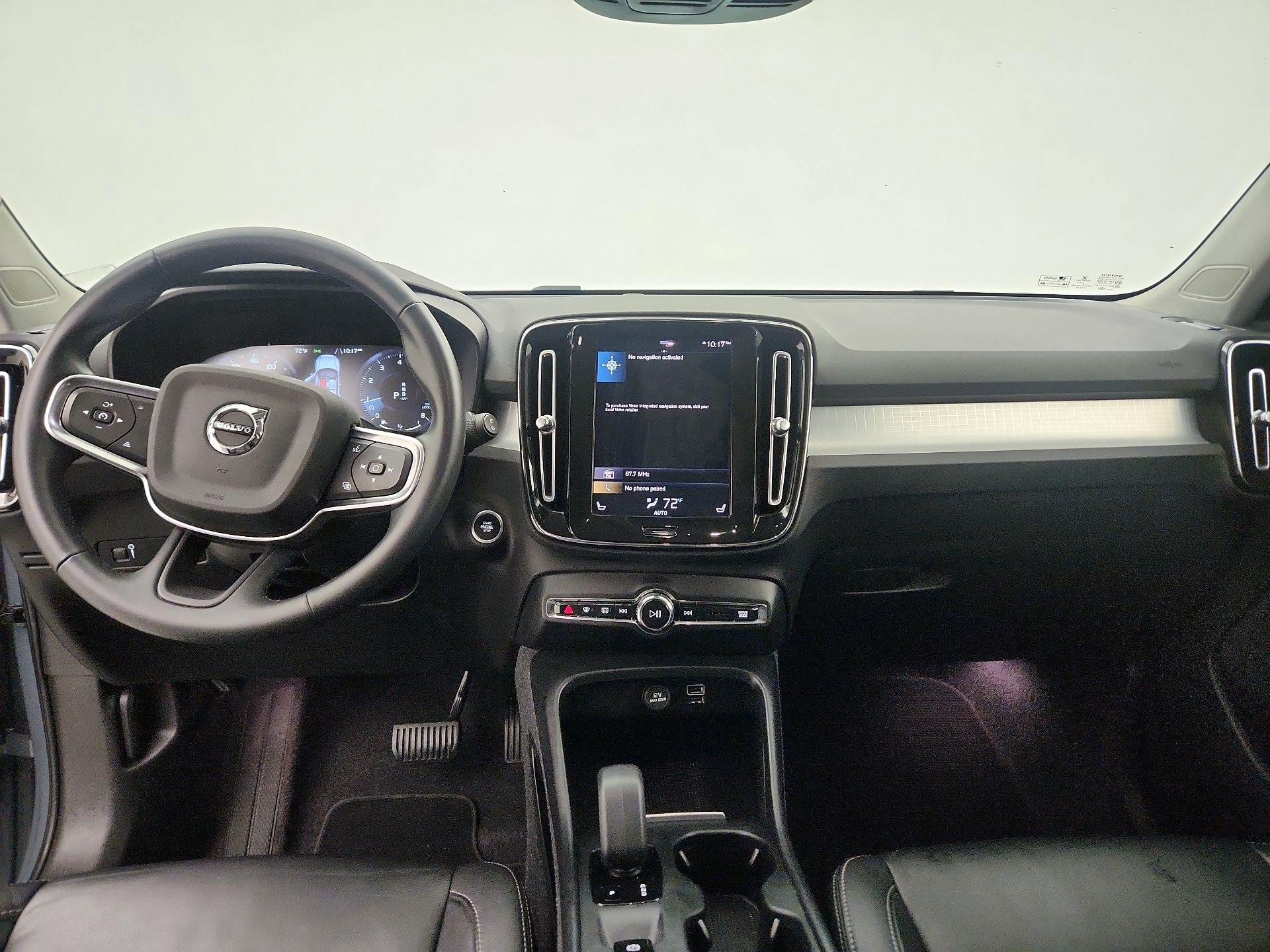 Thumbnail: 2022 Volvo XC40 - 9