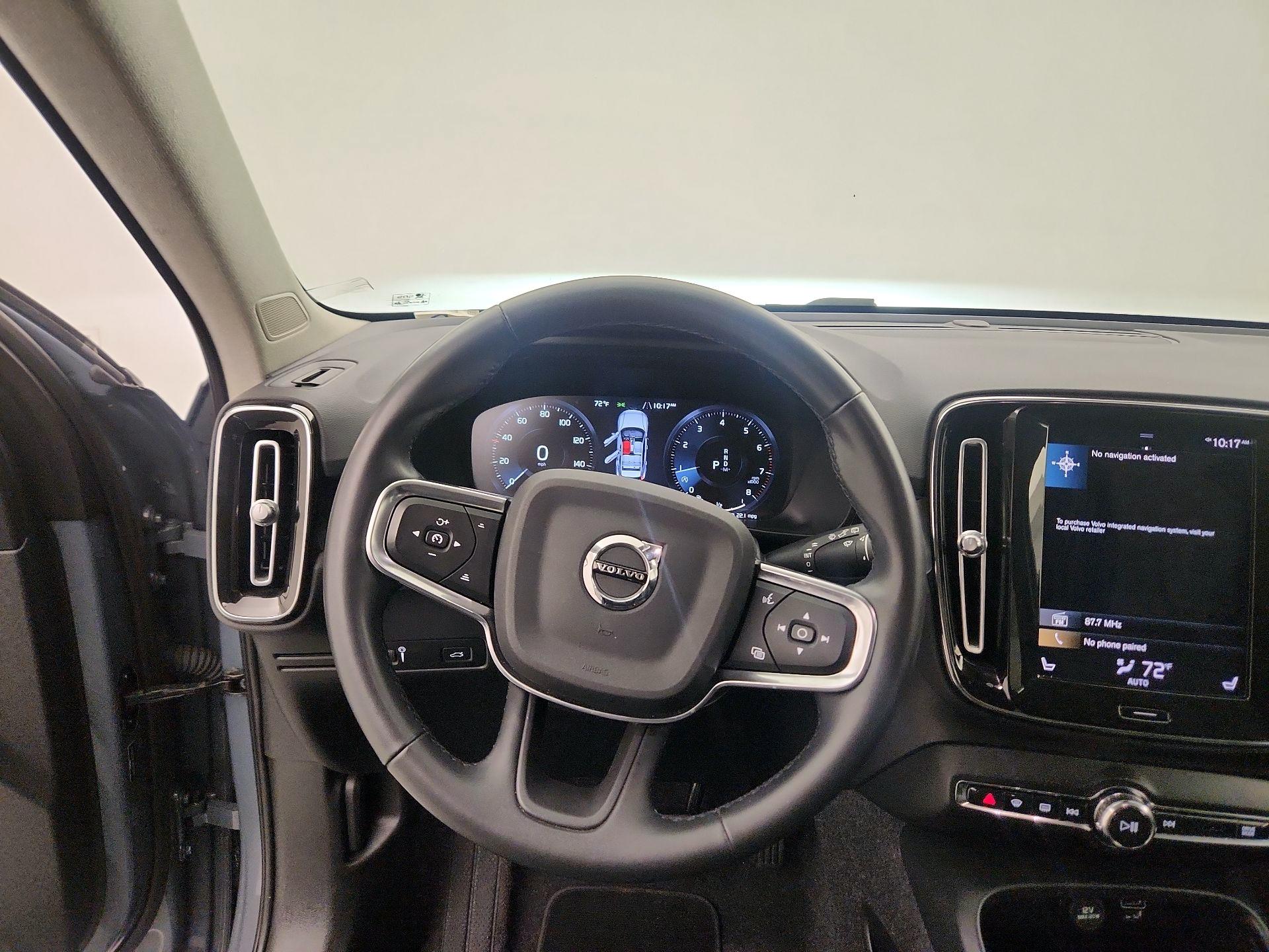 Thumbnail: 2022 Volvo XC40 - 10