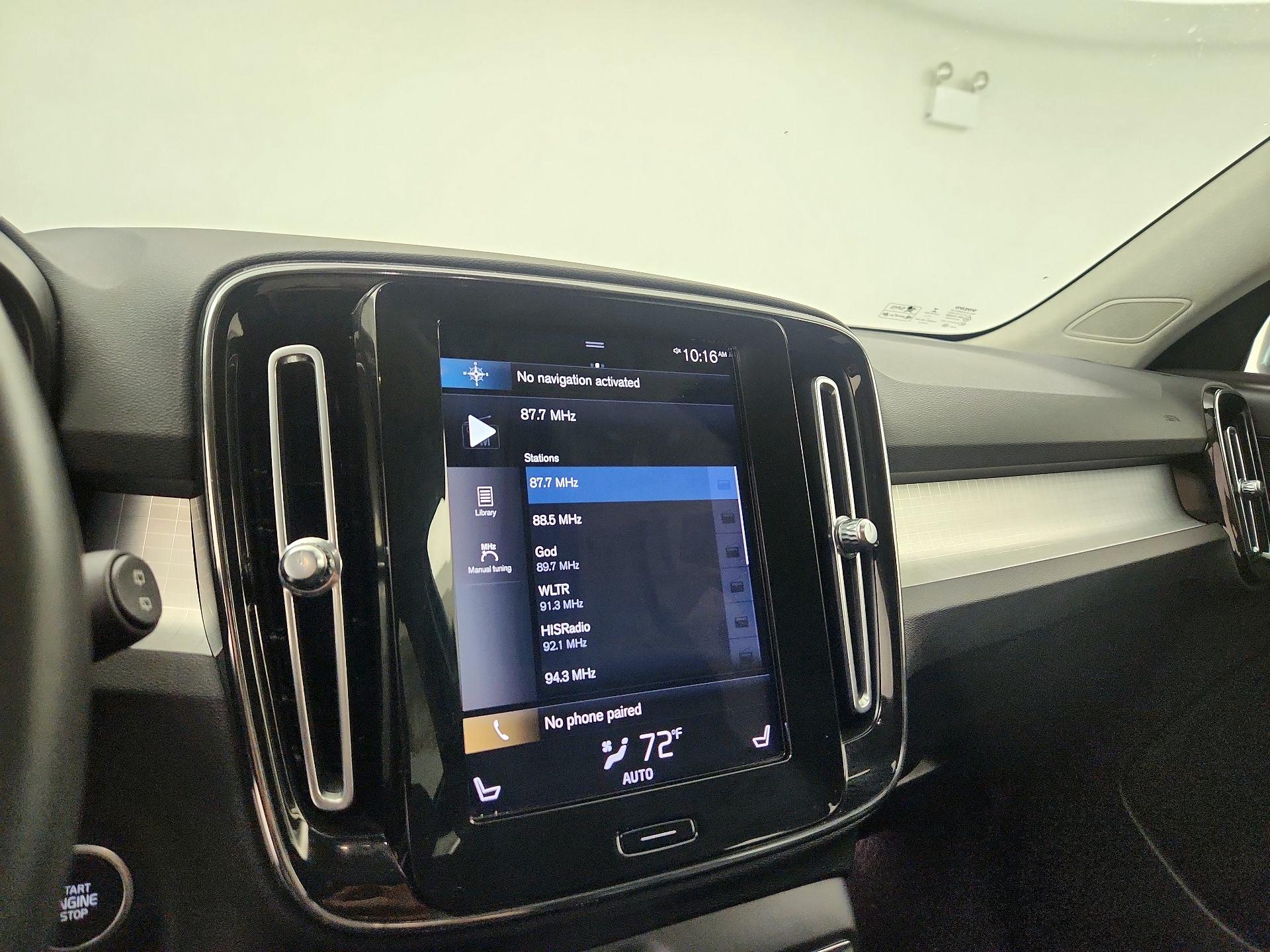 Thumbnail: 2022 Volvo XC40 - 15