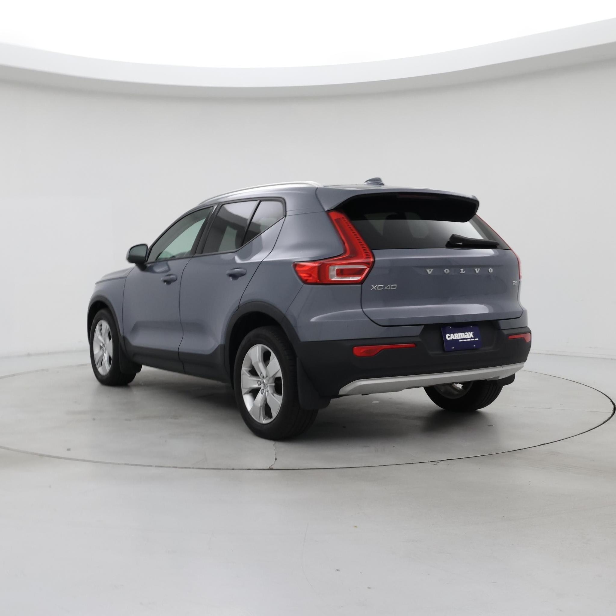 Thumbnail: 2022 Volvo XC40 - 2