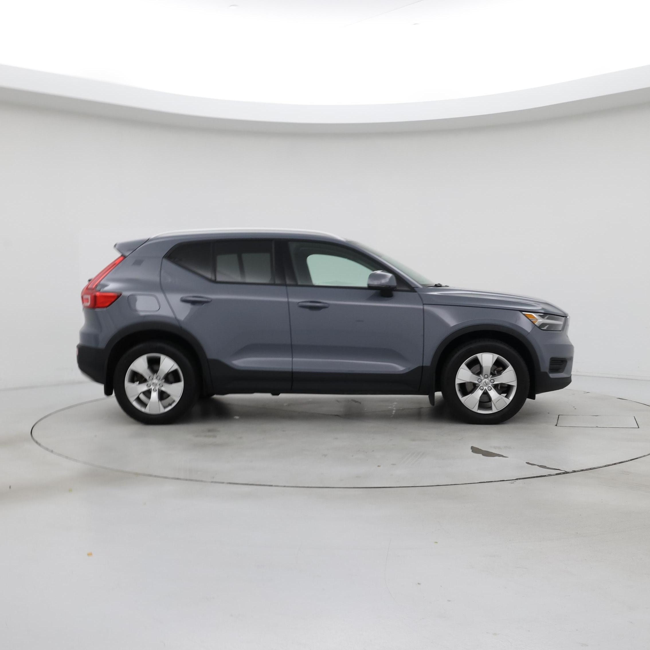 Thumbnail: 2022 Volvo XC40 - 7
