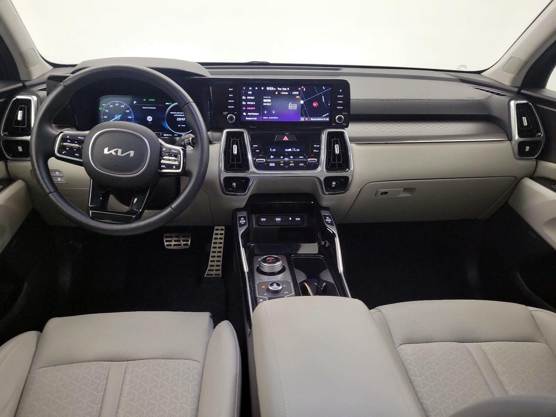 Thumbnail: 2023 Kia Sorento - 9